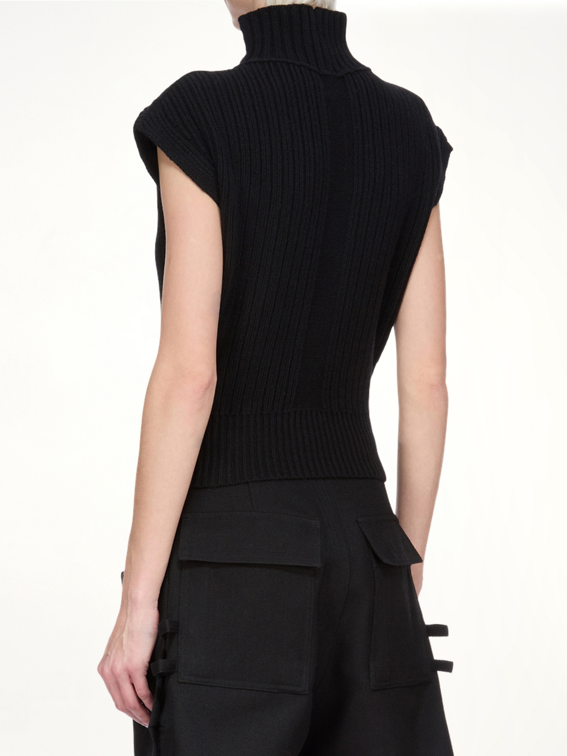SL Turtle Cable Sweater in Black - 7