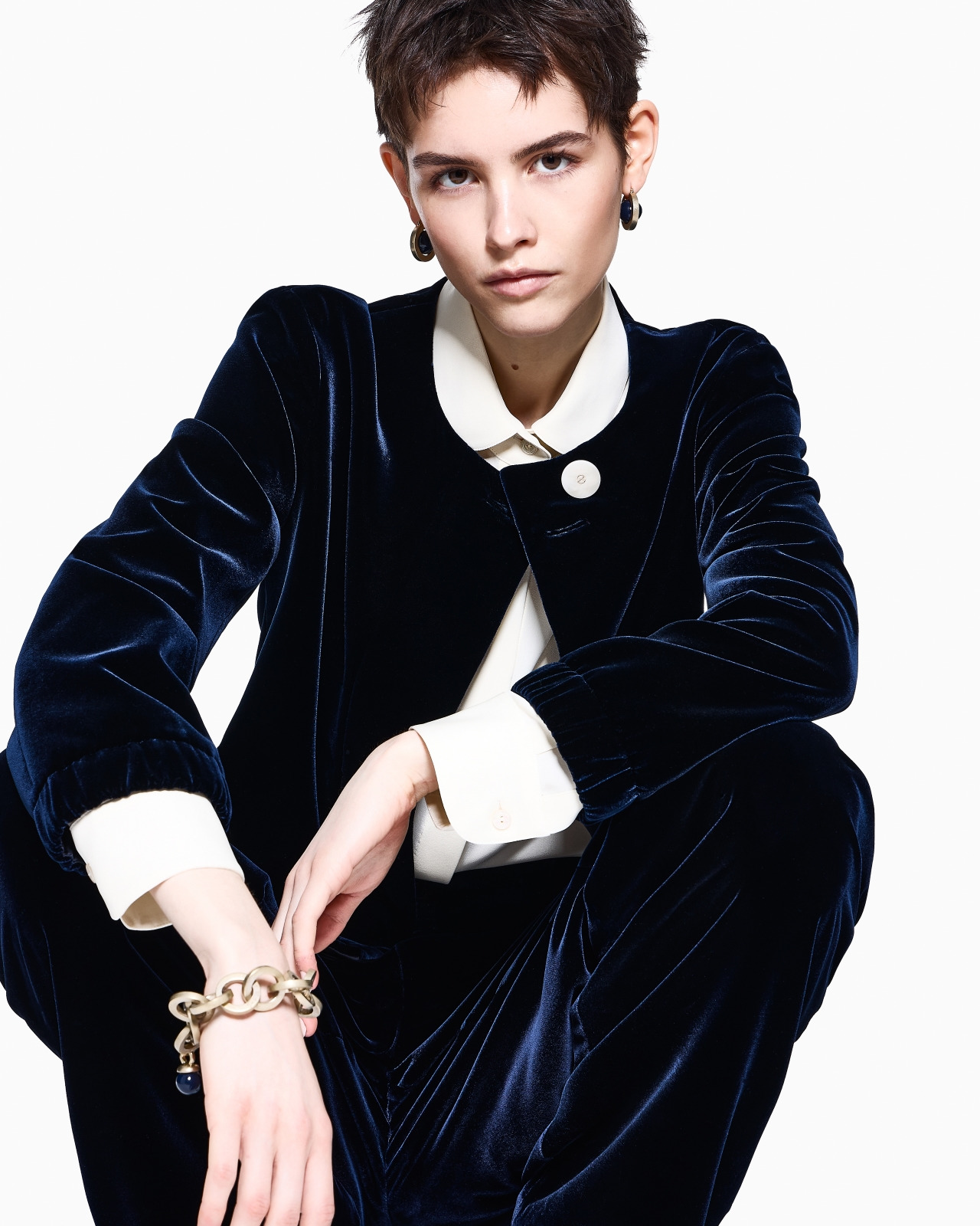 SHORT, VELVET JACKET - 5