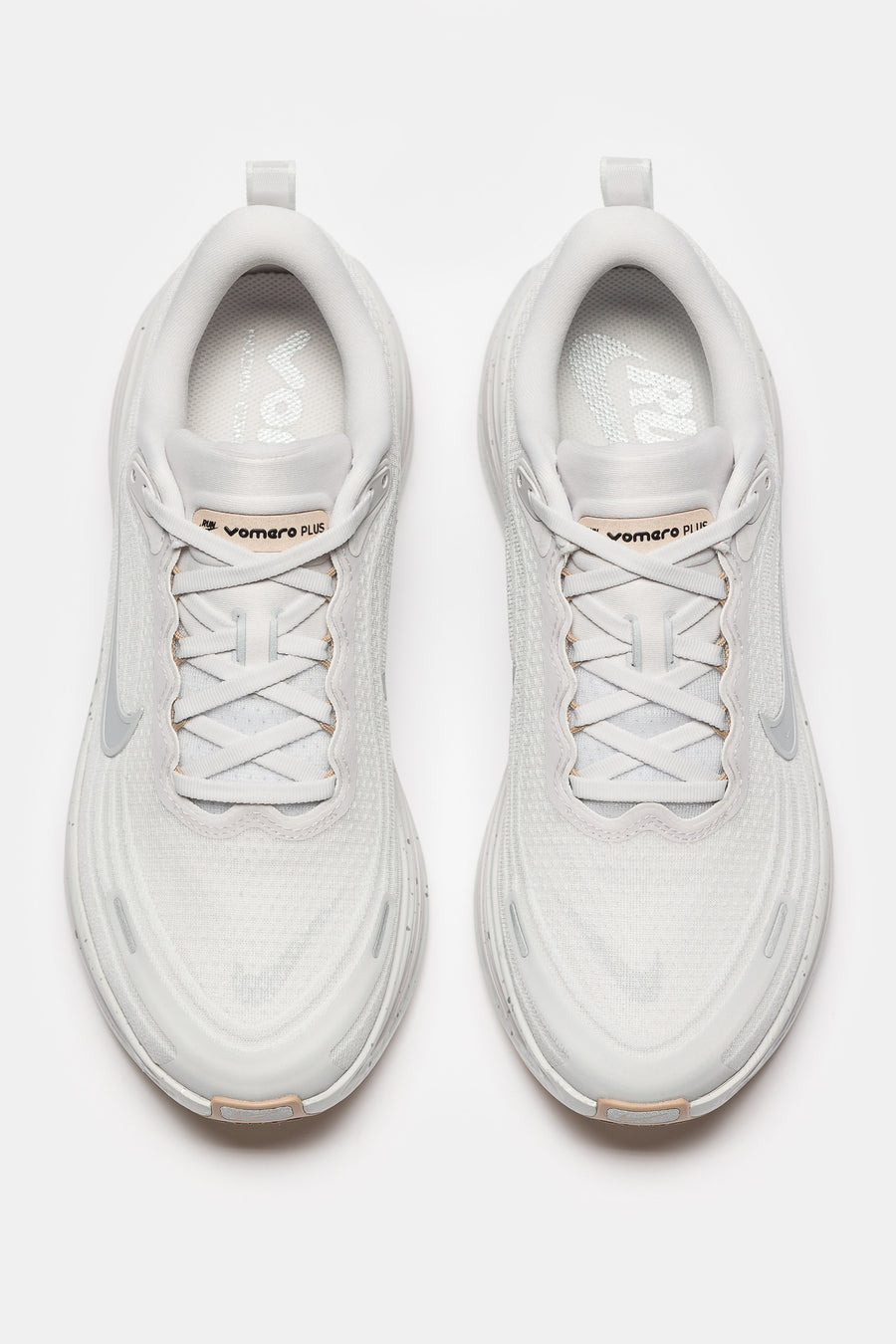 Vomero Plus Sneaker in Vast Grey/Wolf Grey/Off White/Hemp - 4