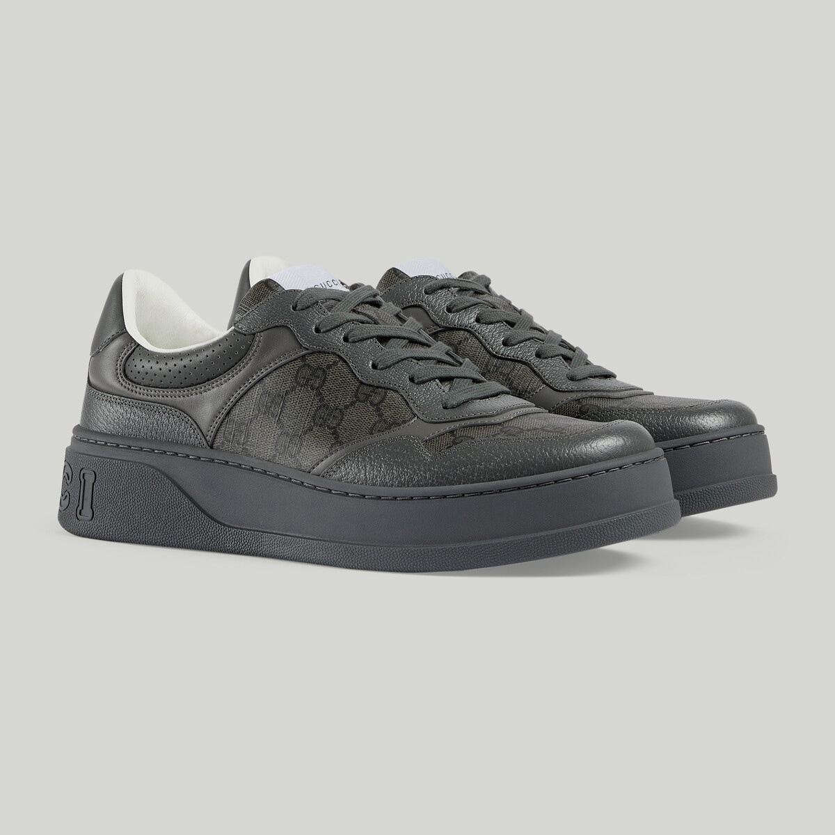 GUCCI Men's lace-up sneaker | REVERSIBLE GUCCI Men's lace-up sneaker | REVERSIBLE