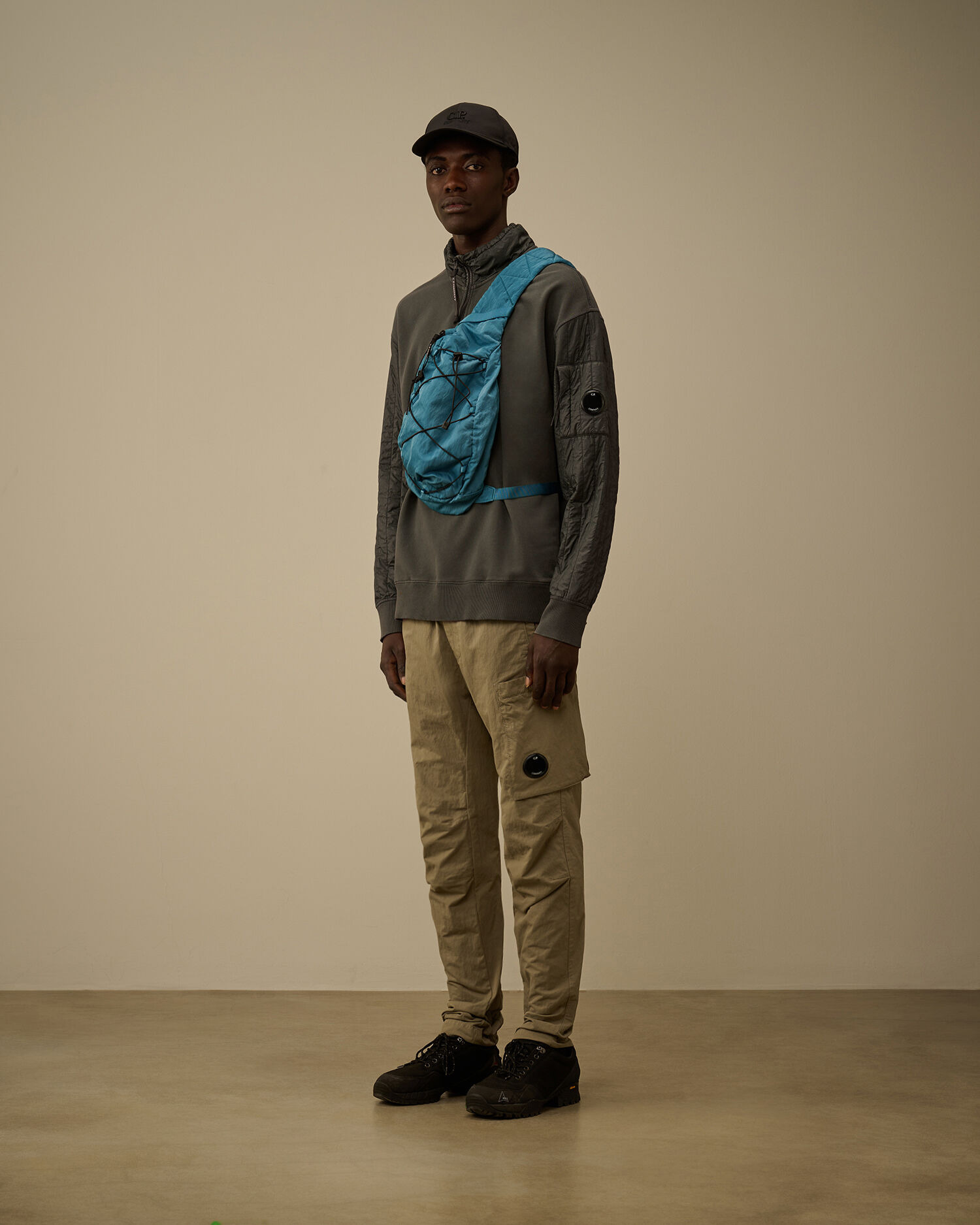 Diagonal Raised Fleece Mixed Half Zip Sweatshirt - 2