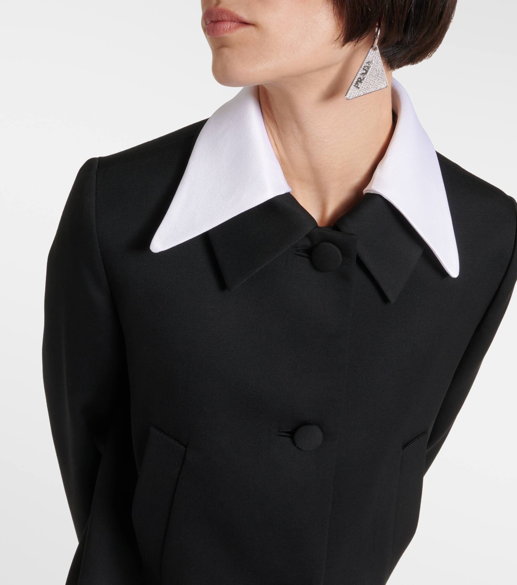 Satin-trimmed virgin wool coat - 4
