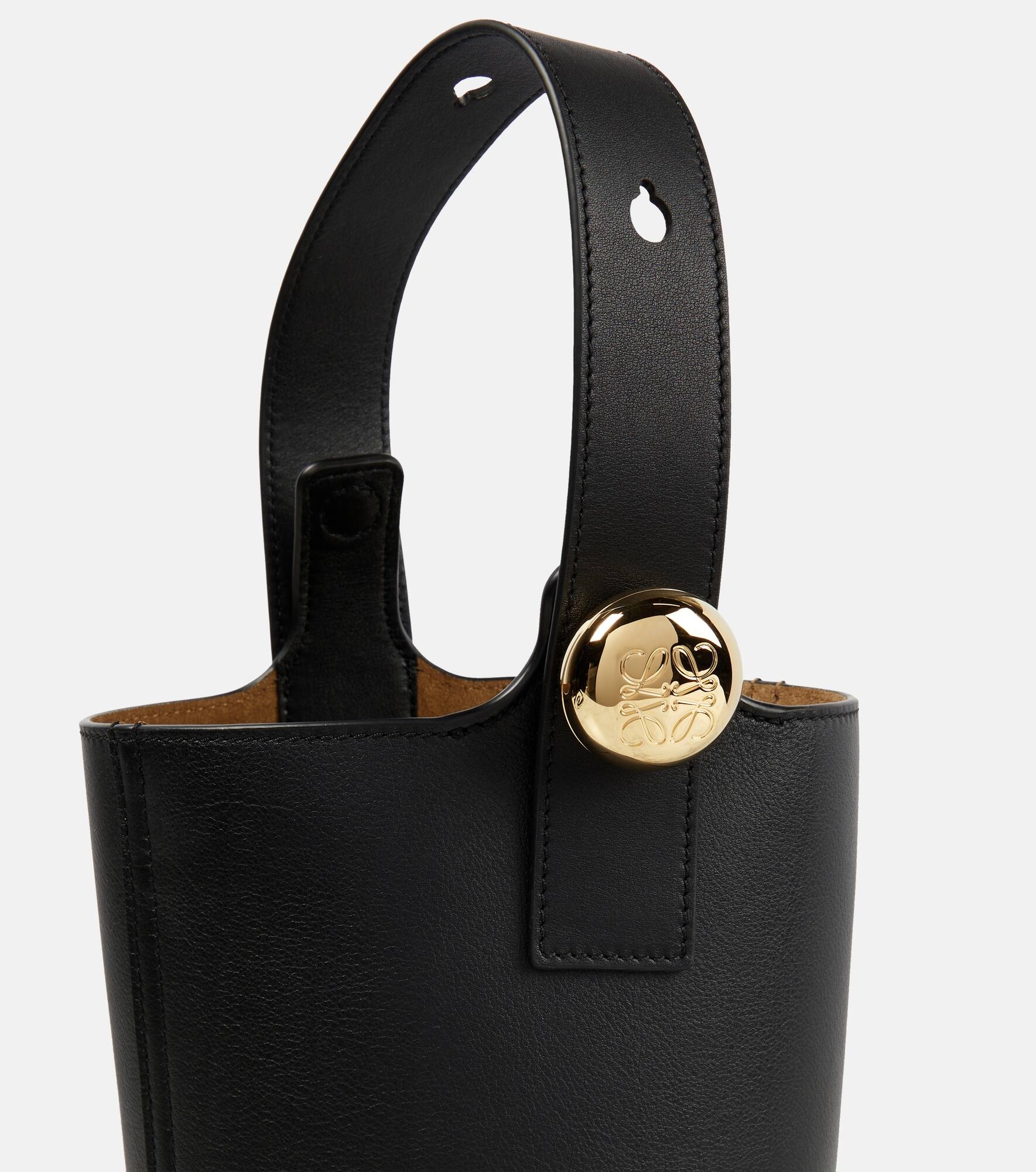 Pebble Mini leather bucket bag - 6
