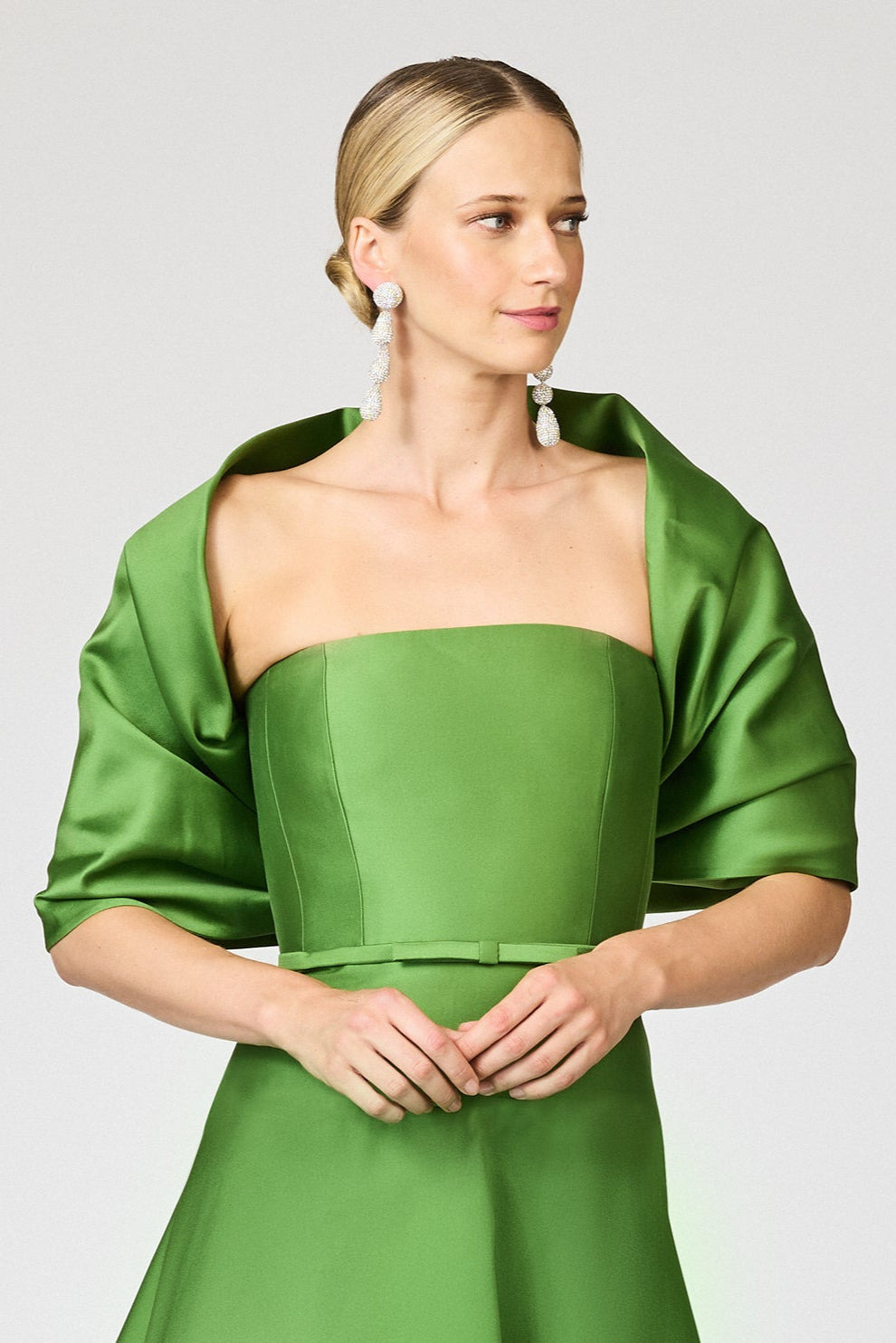 THE HUG SHAWL - GREEN GARNET - 1