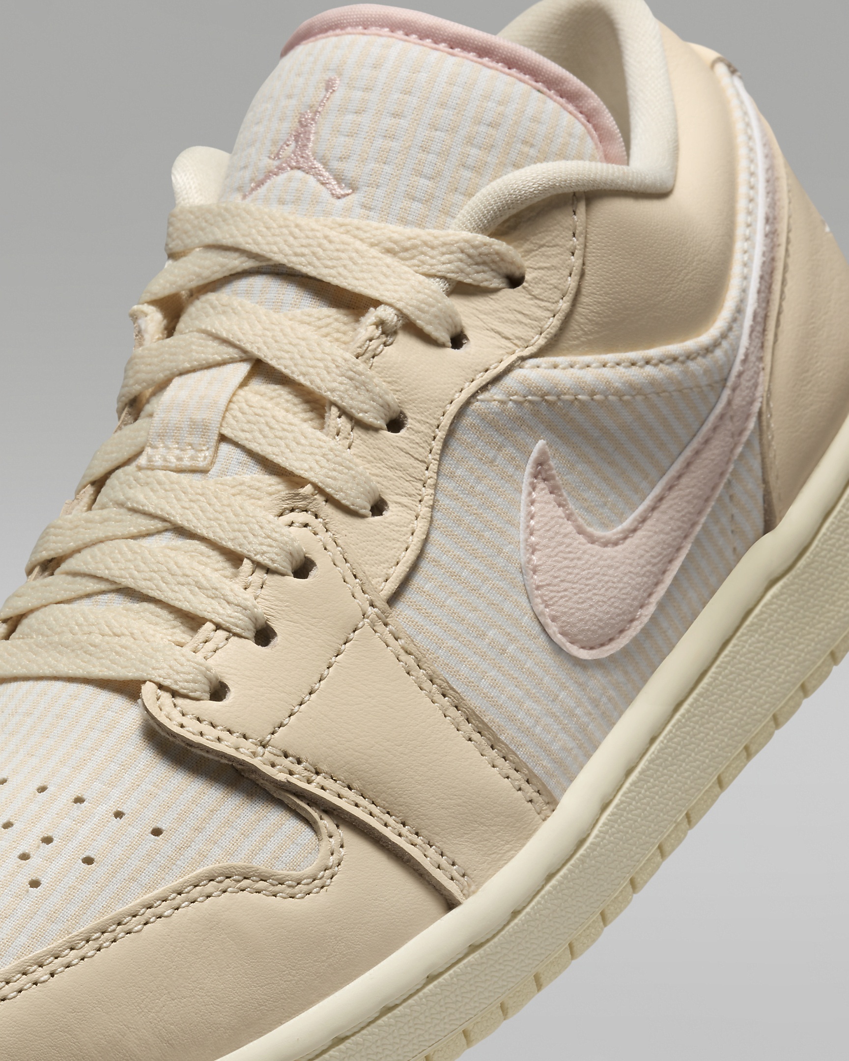 Air Jordan 1 Low SE Women's Shoes - 7