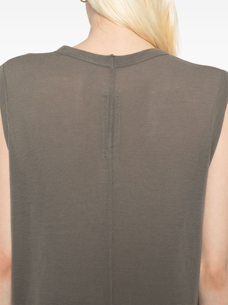 V-neck vest 5