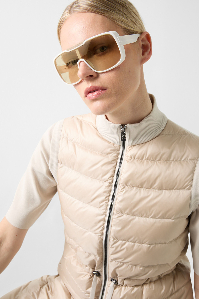 Arina Hybrid knitted vest in Beige 5