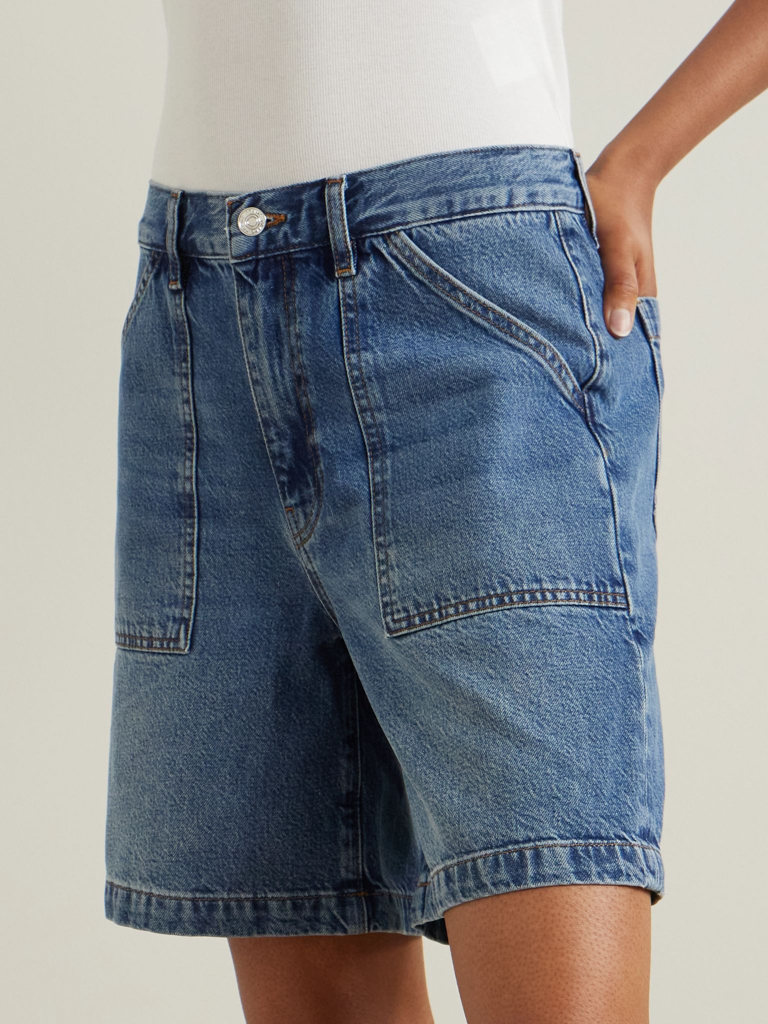 The Utility organic denim shorts Mid denim - 3
