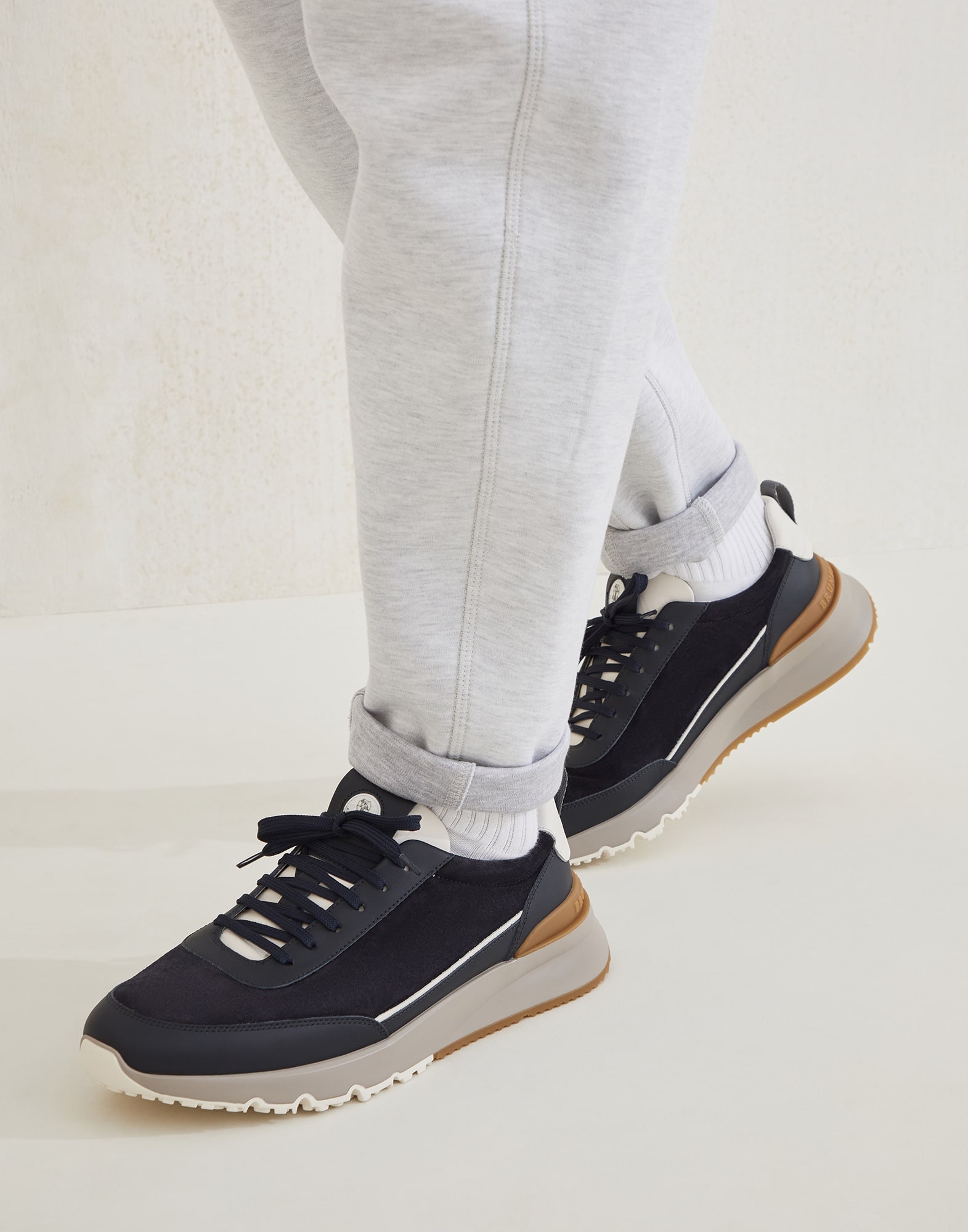 Washed suede and semi-polished calfskin runners - 4