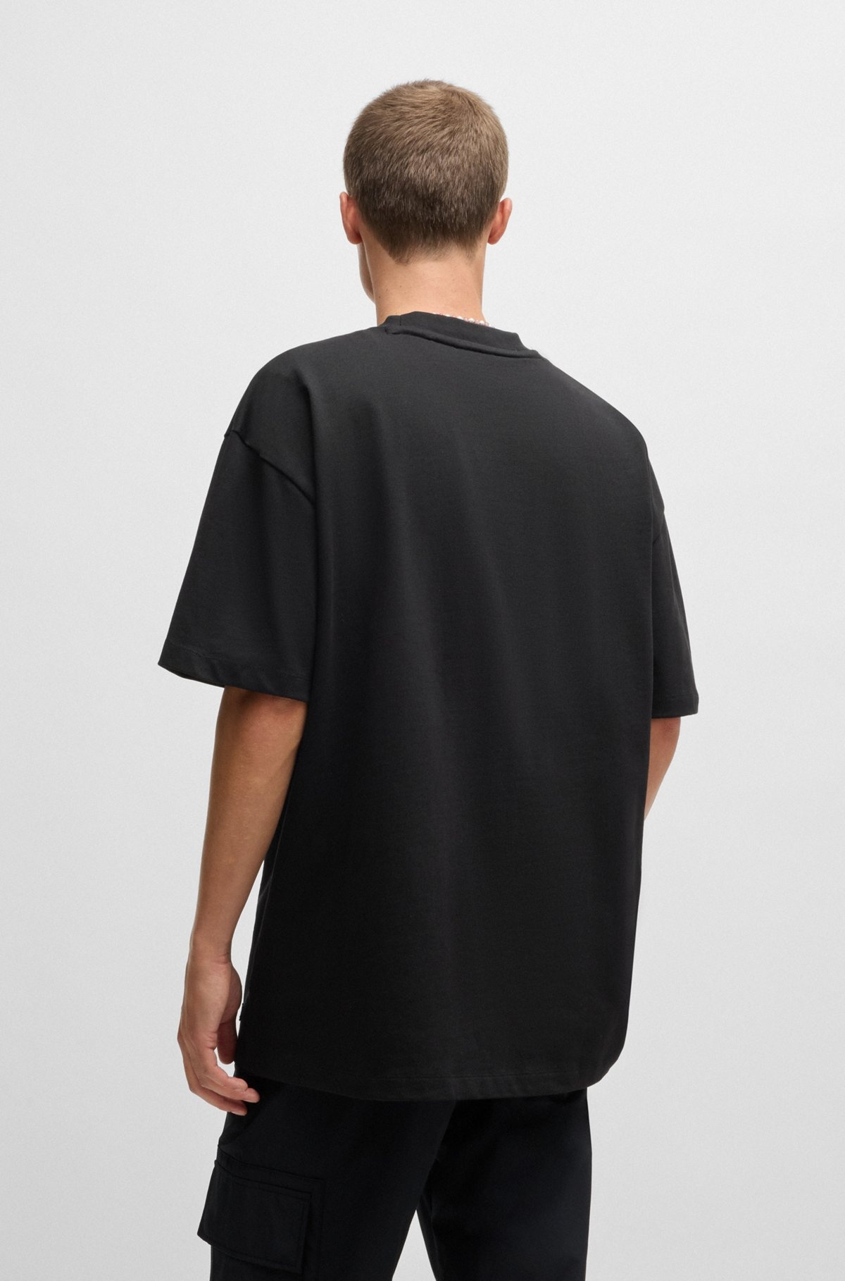 OVERSIZE-FIT ALL-GENDER T-SHIRT IN COTTON WITH LOGO LABEL - 5