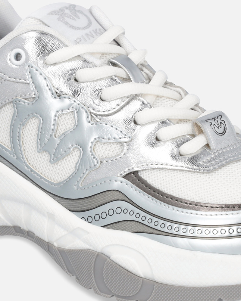 SNEAKERS WITH METALLIC DETAILS 4