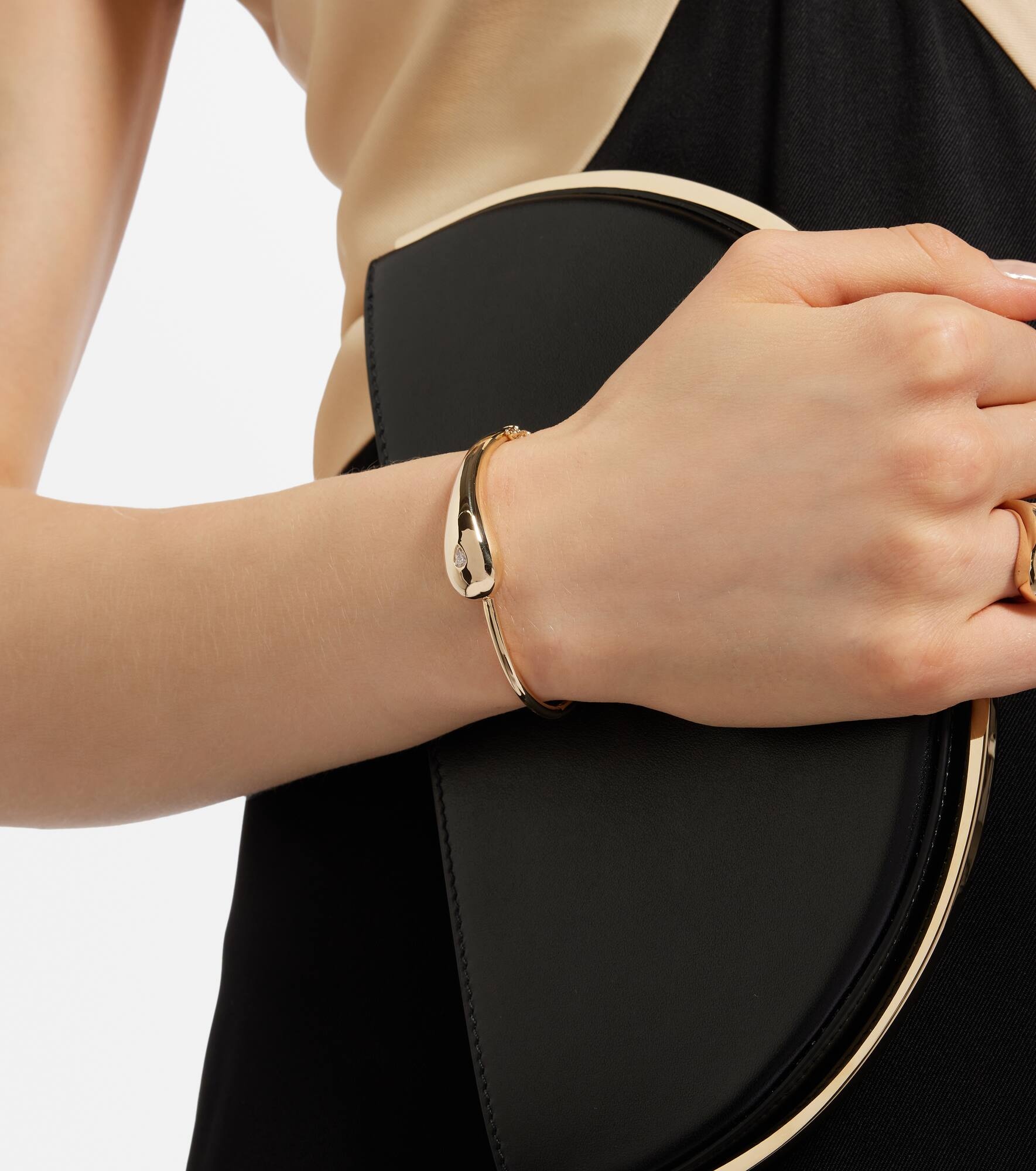 Water Droplet 14kt gold bangle with diamond - 5