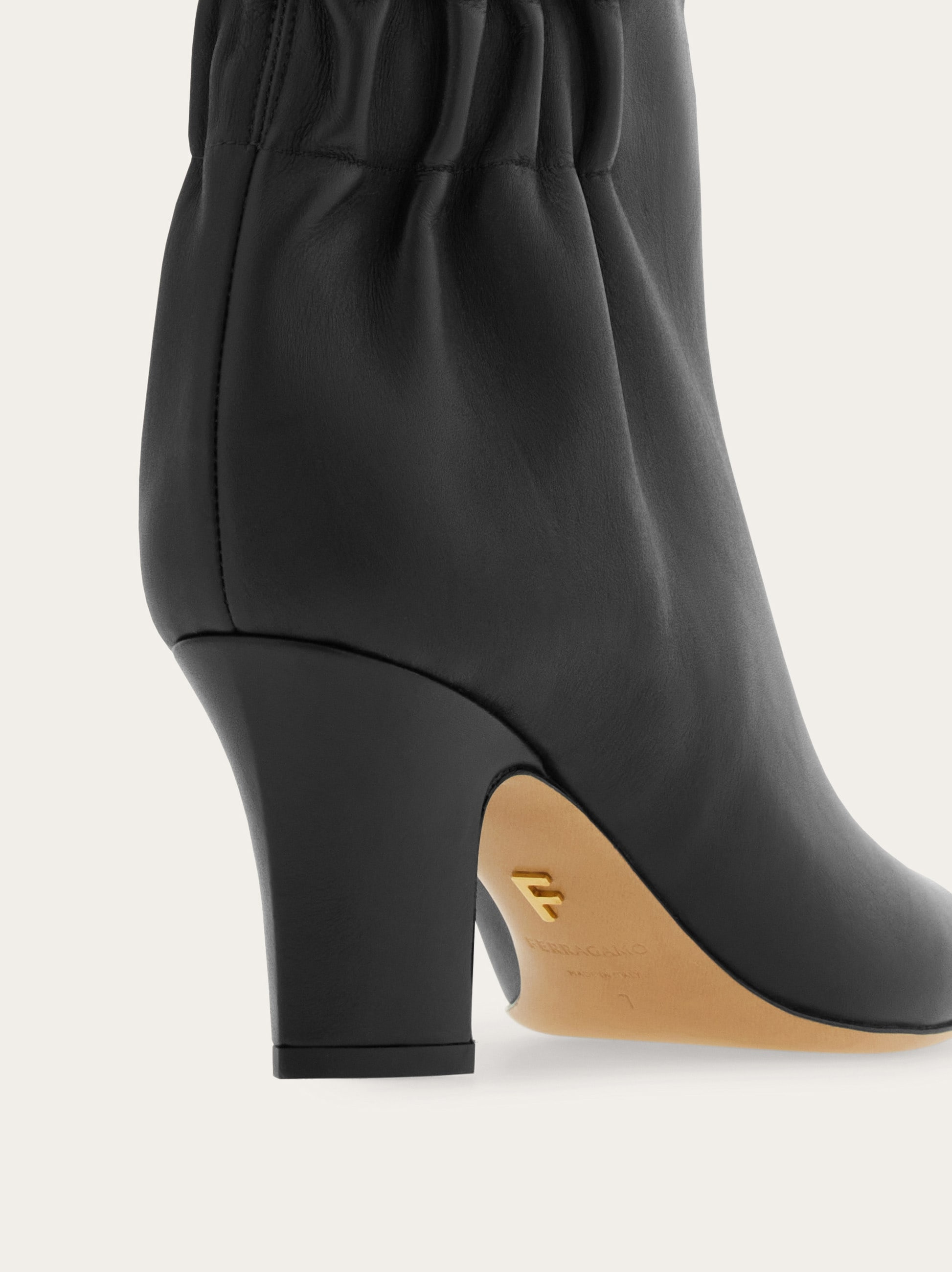 Knee boot with ruched detail - 7