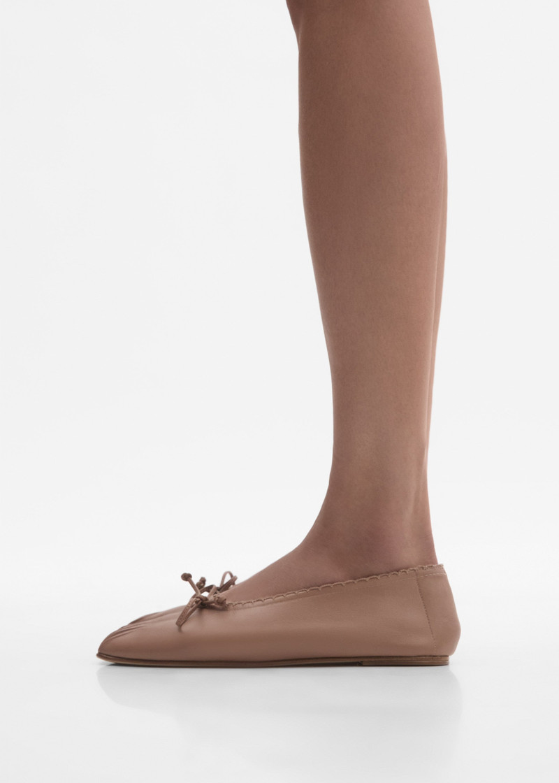 Gathered ballet flats in nude leather 4