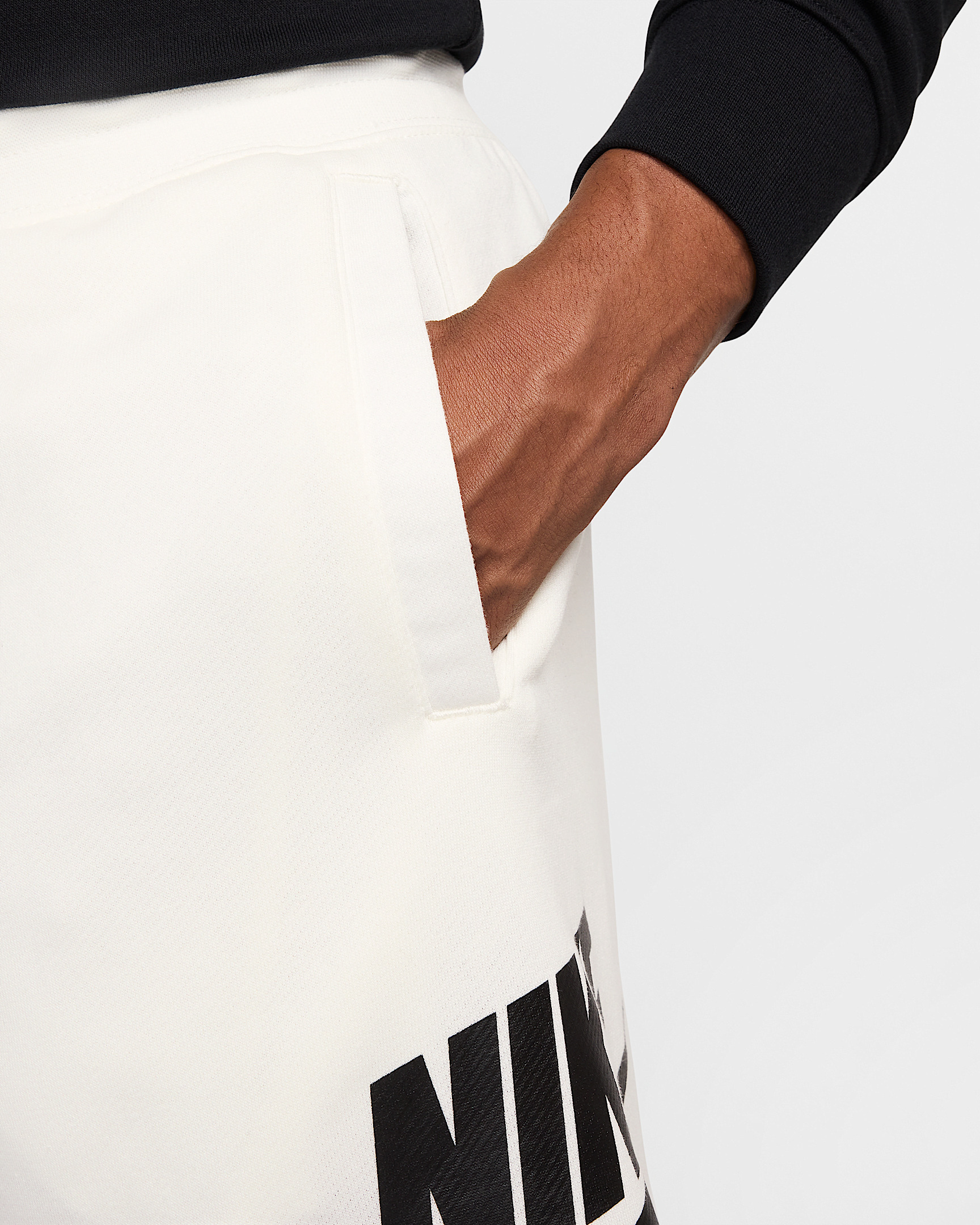 Nike Club Men's French Terry Alumni Shorts - 4