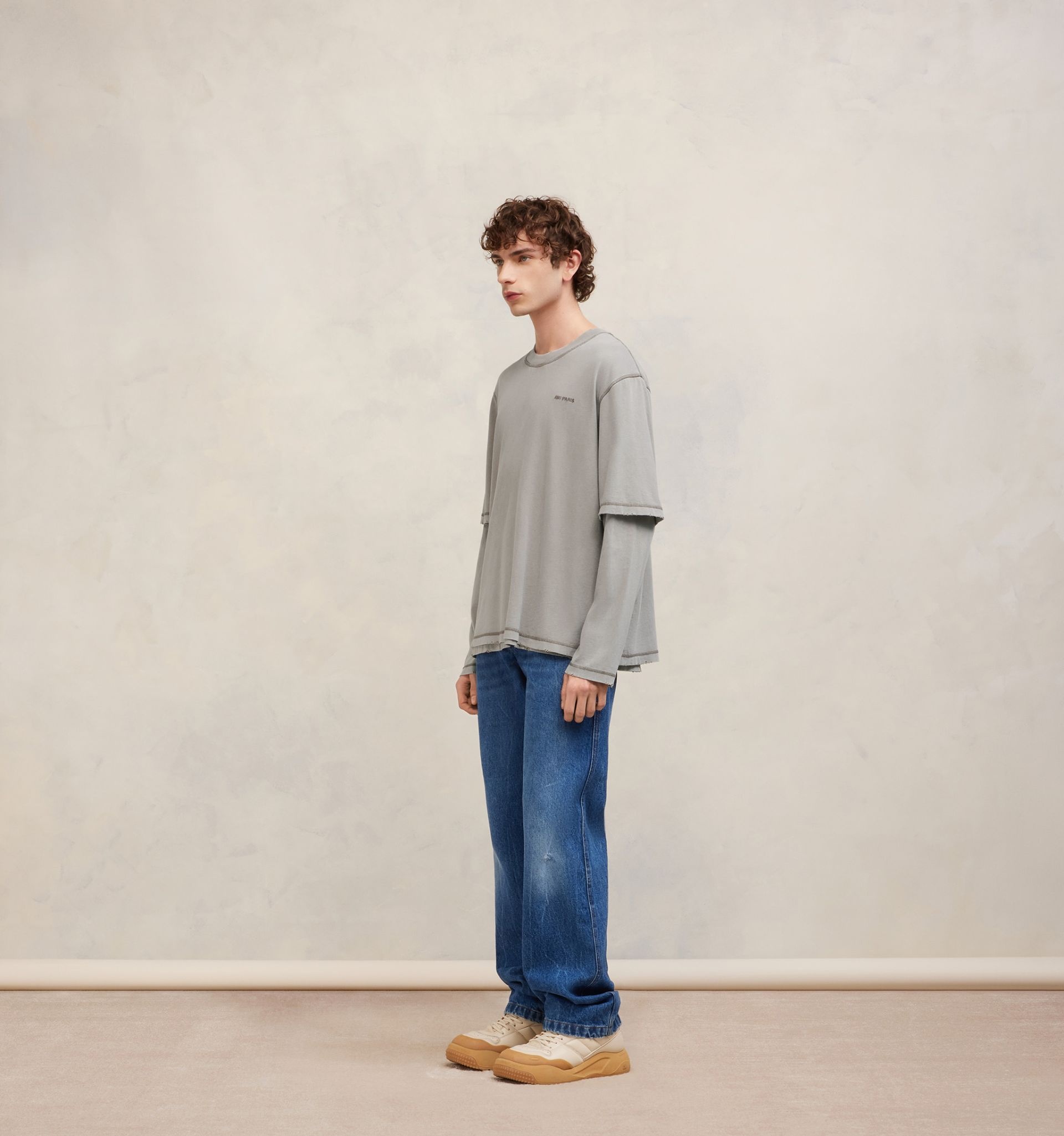 【関税込み】AMI Paris オフホワイト Fade Out Tシャツ AMI Paris Fade Out T-shirt | REVERSIBLE