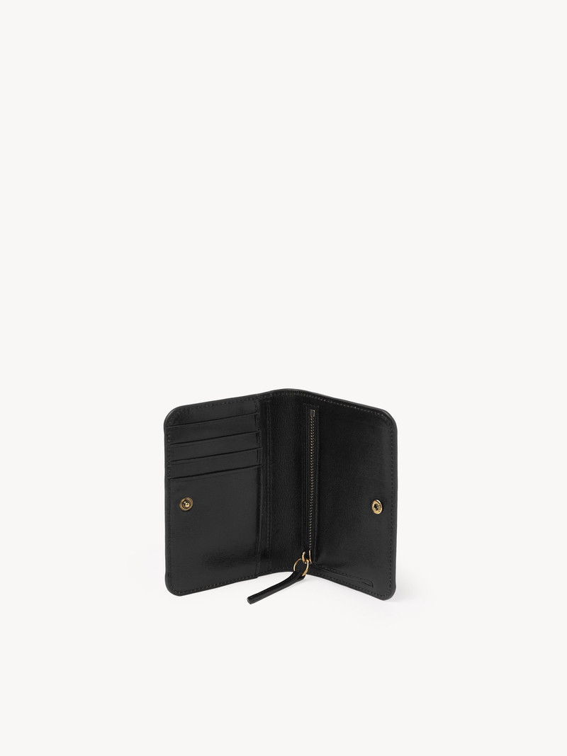 Chloé C CHLOÉ BIFOLD WALLET IN SHINY LEATHER outlook