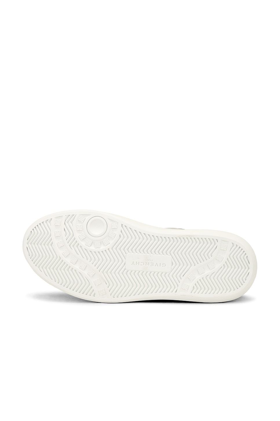 G Set Low Top Lace Up Sneaker - 6