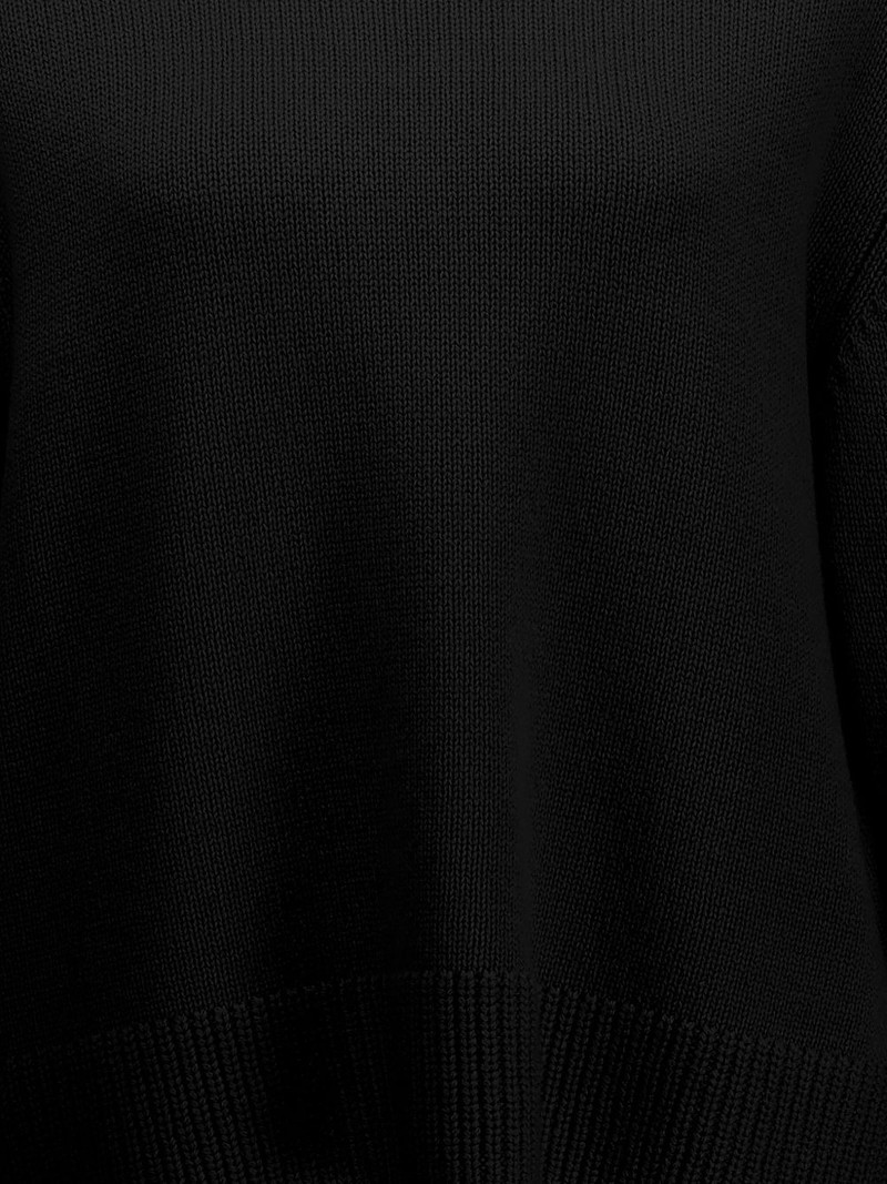 high-neck sweater 3