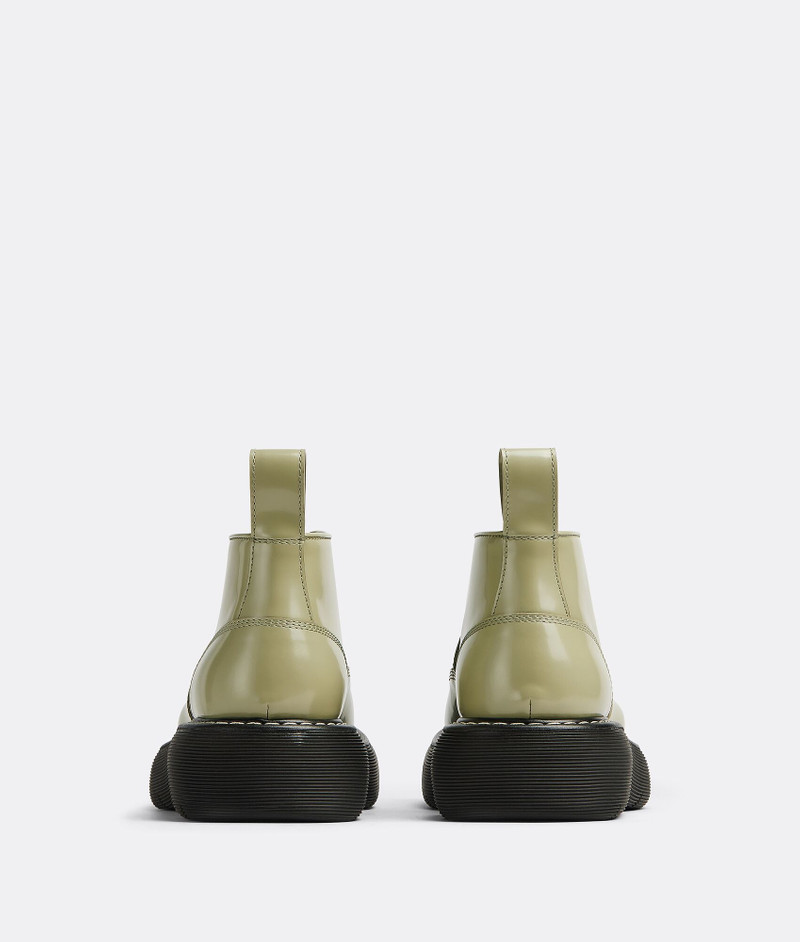 Bottega Veneta swell outlook