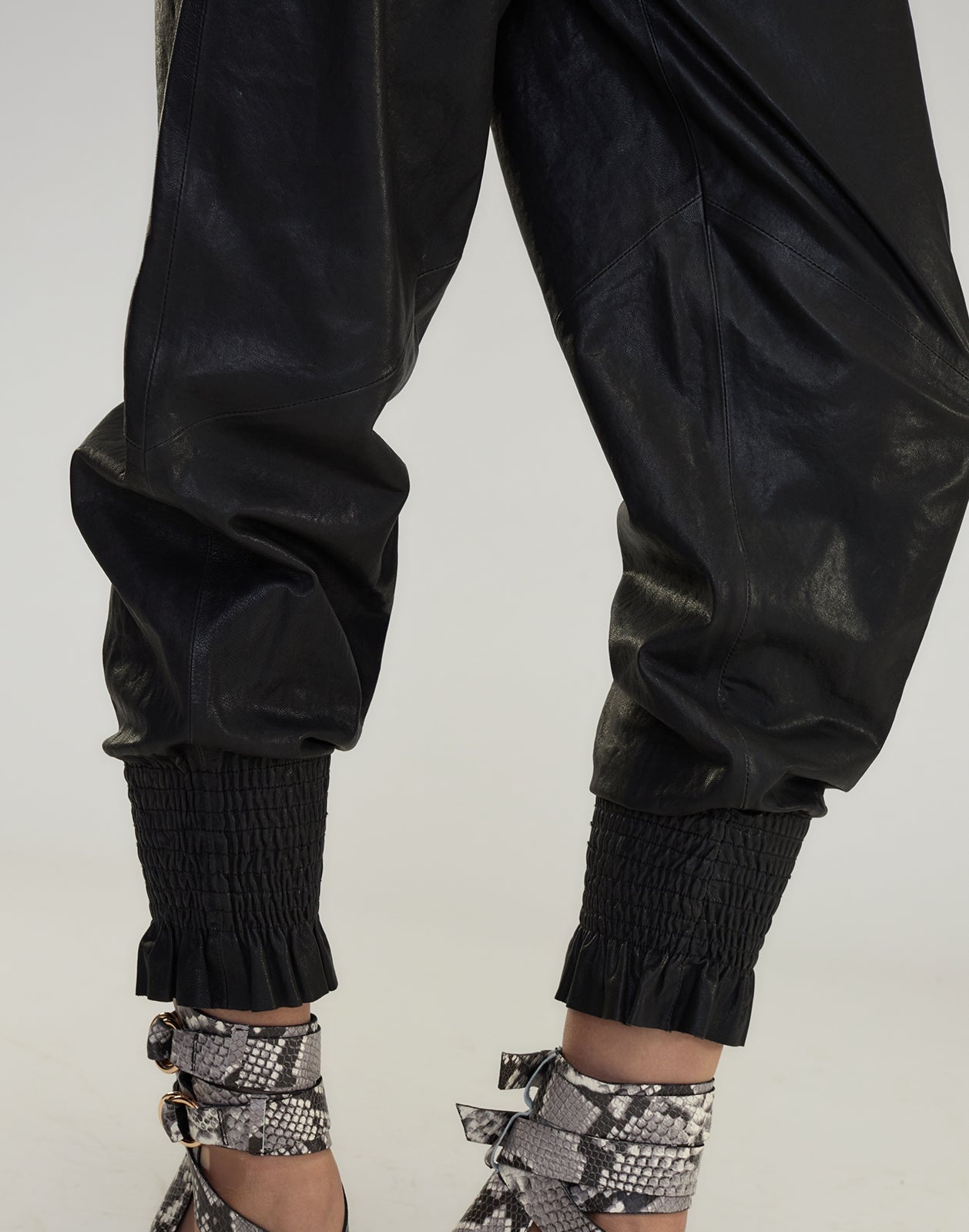 The London Leather Jogger - 8