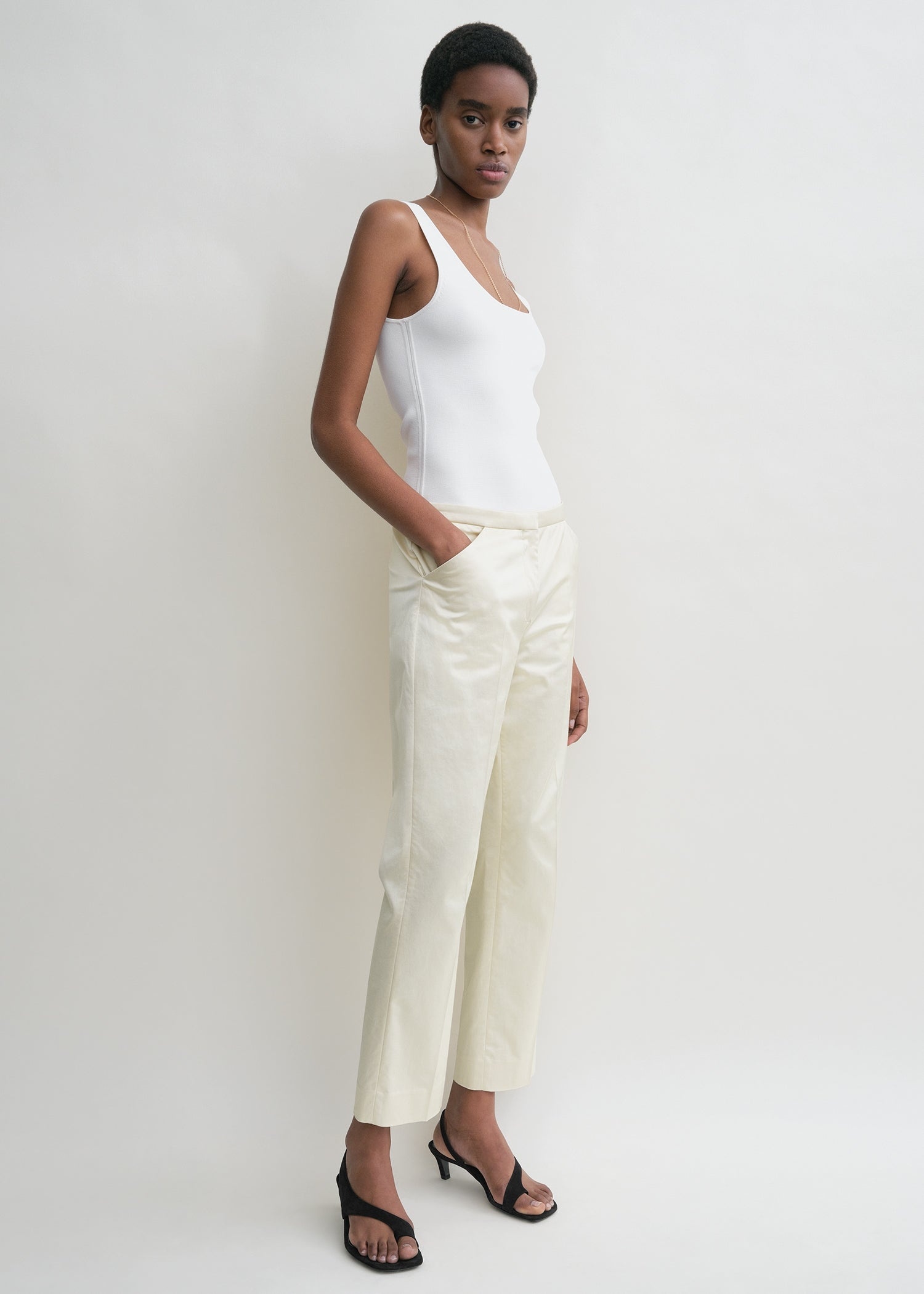 Cropped straight trousers ecru - 3