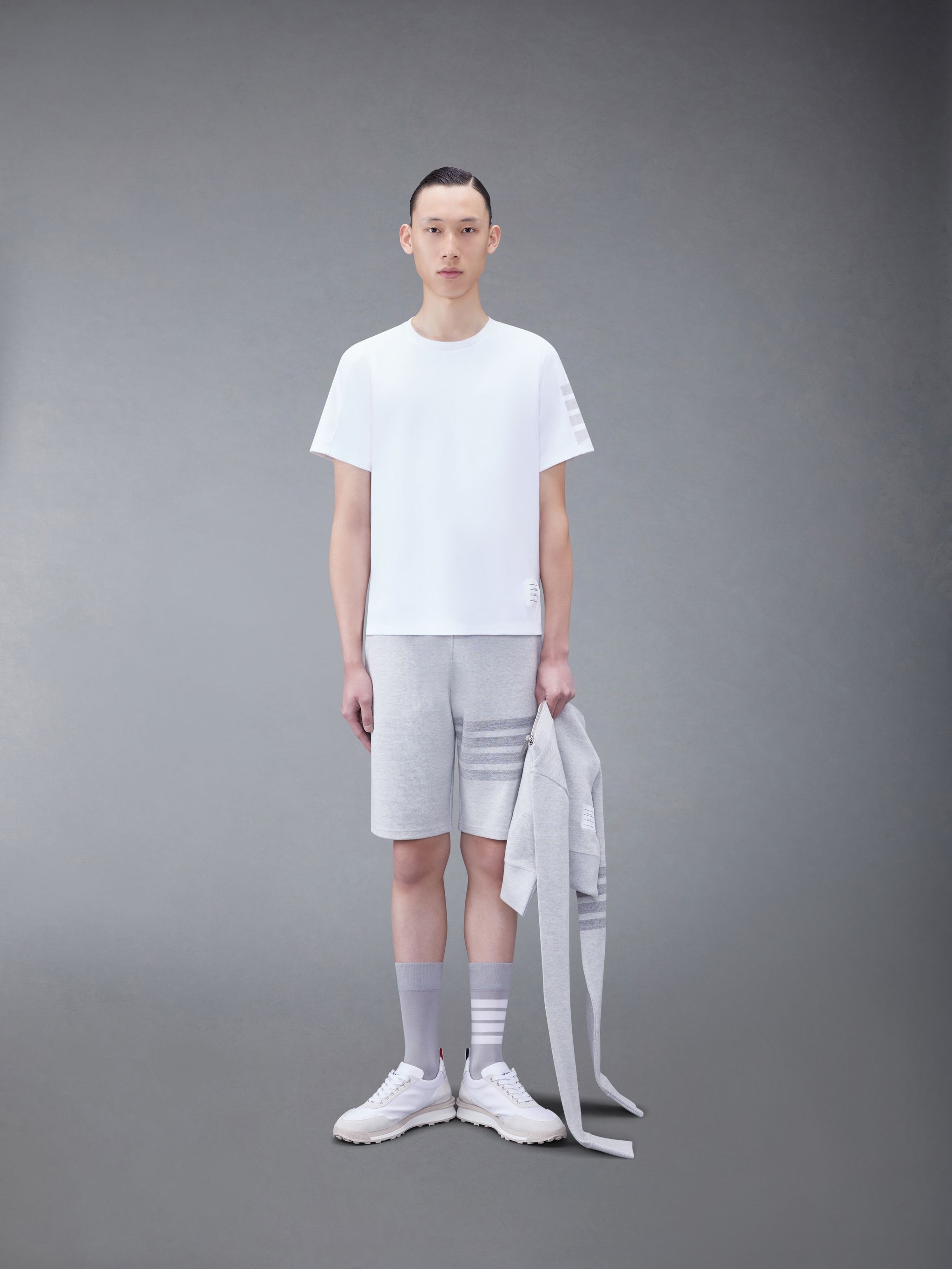 【THOM BROWNE】★送料・関税込★4バー 半袖Tシャツ Thom Browne 4-Bar short-sleeve T-shirt | REVERSIBLE