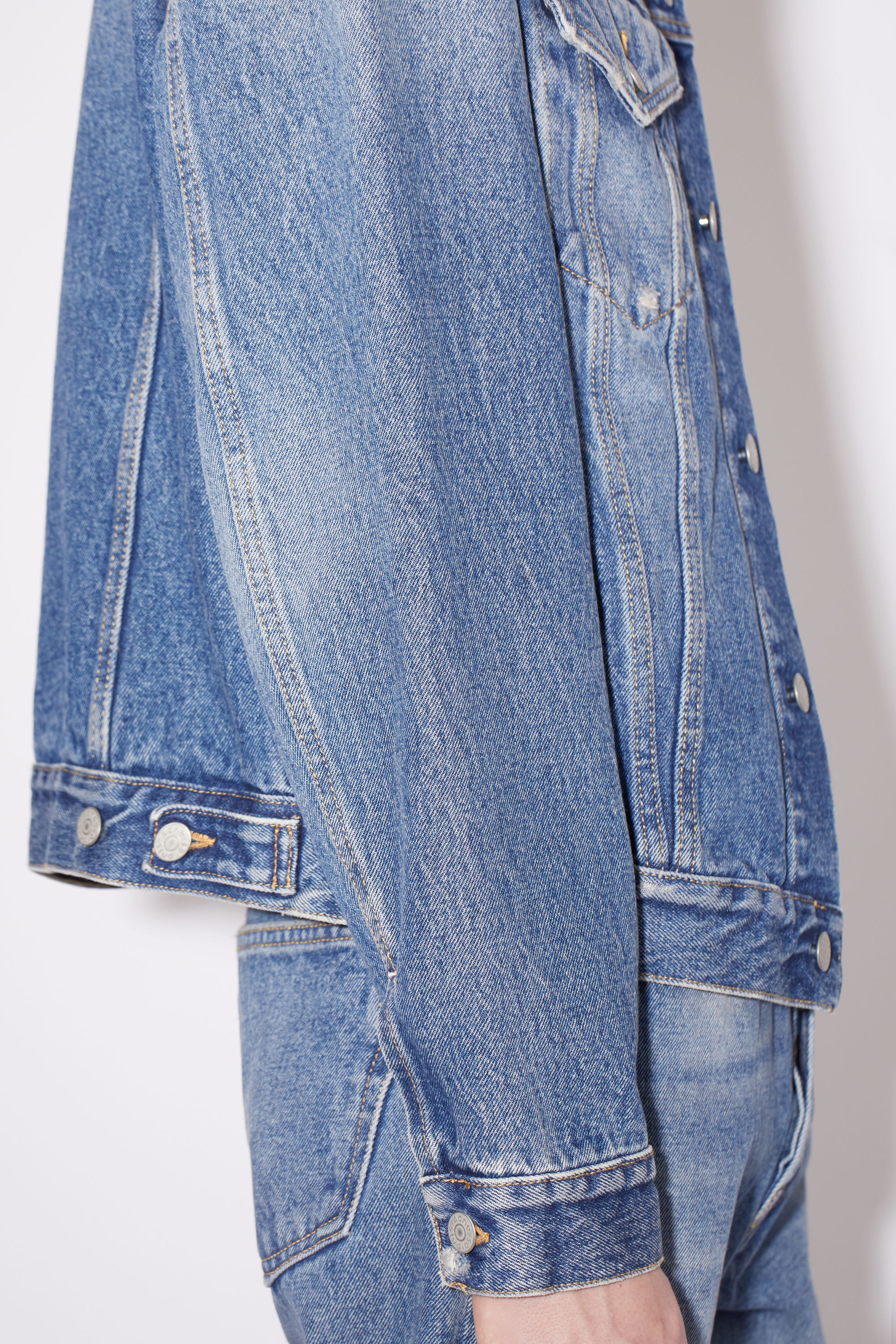 Regular fit denim jacket - Mid Blue - 4