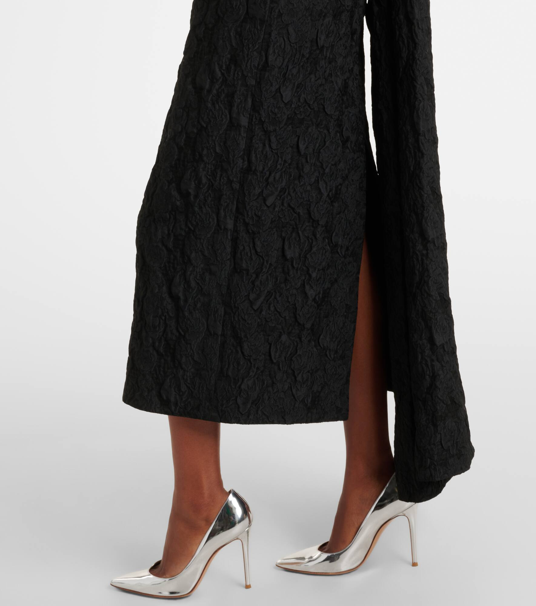 Embroidered cloque jacquard gown - 5