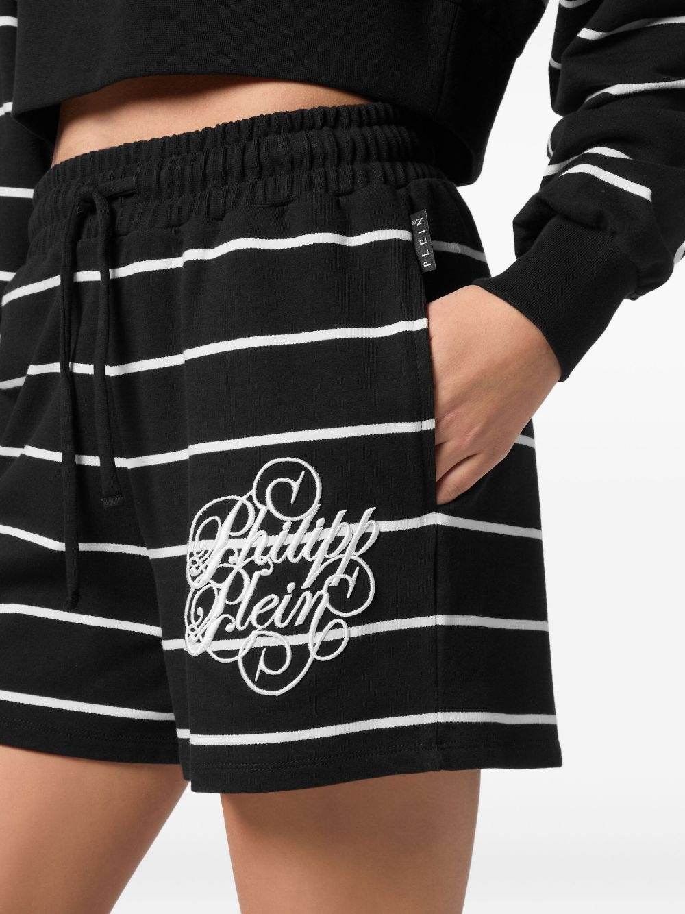 striped shorts - 5