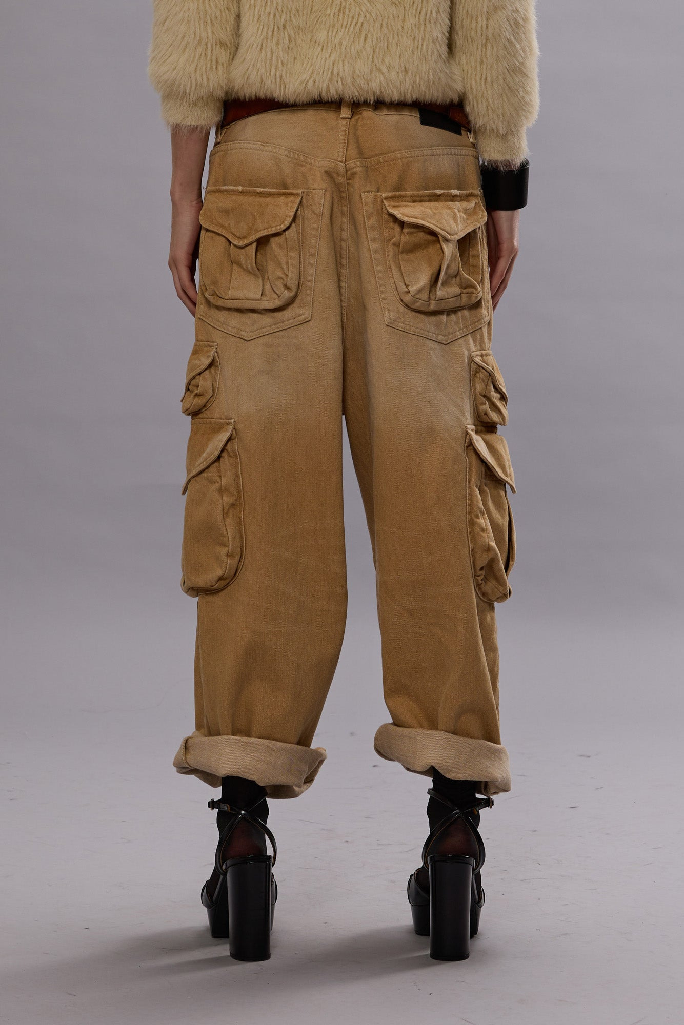 CROPPED MULTI POCKET CARGO - FADED WHEAT - 3