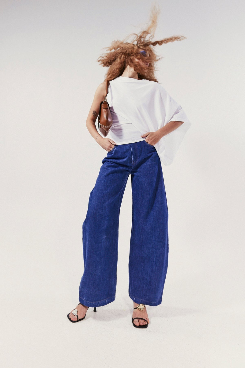 ASYMMETRIC ONE-SLEEVE T-SHIRT WHITE 8