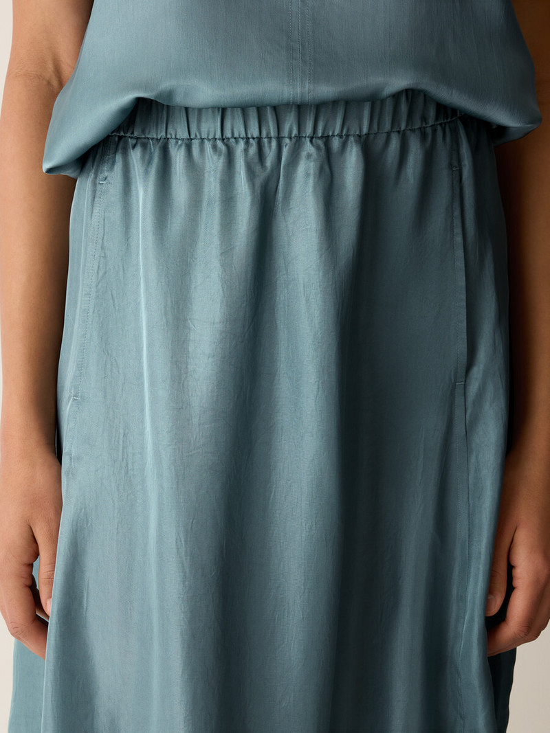 Lightweight Satin Shimmer Lantern Skirt 5