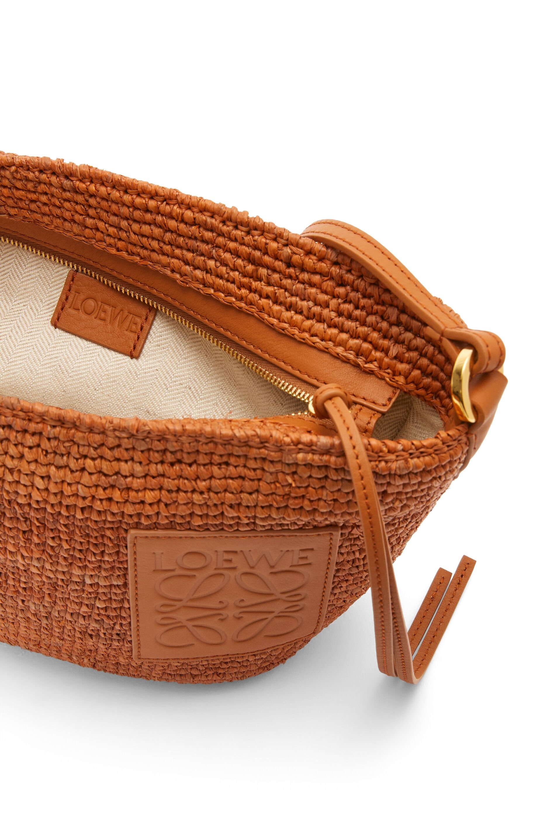 Slit Pochette bag in raffia and calfskin - 6