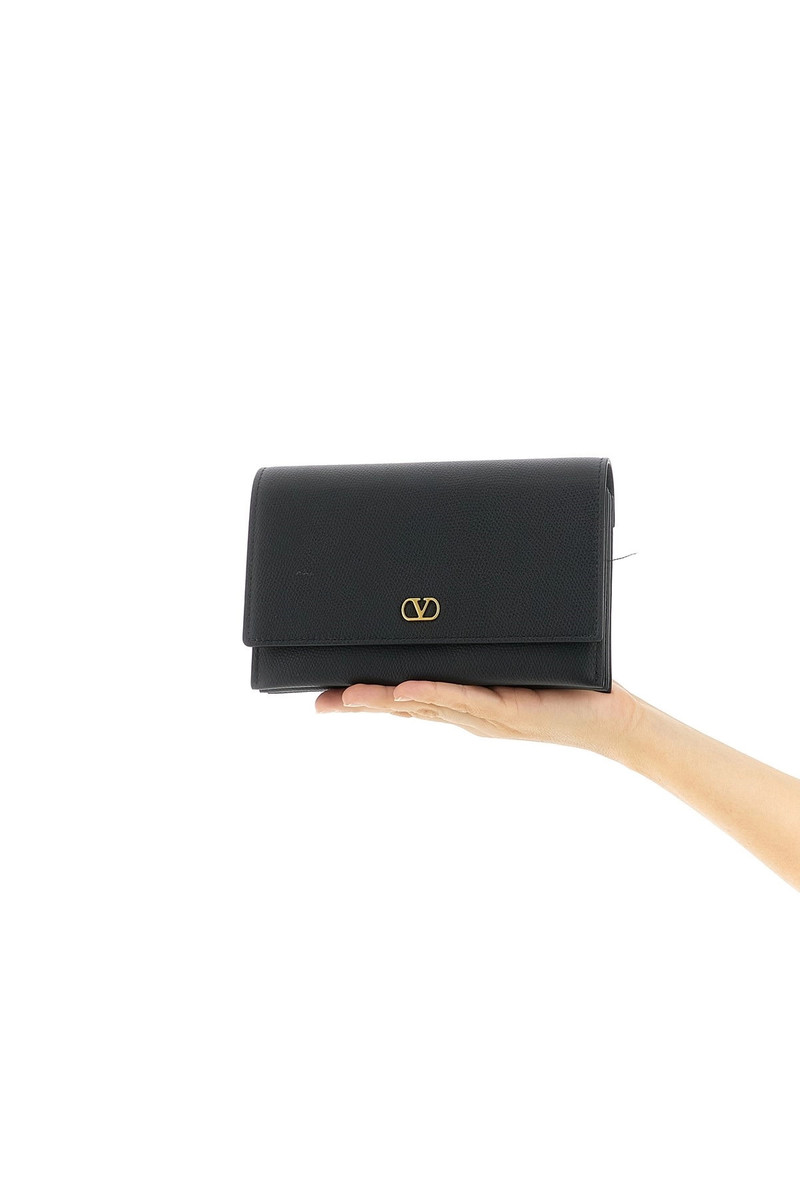Valentino Wallet on chain Valentino Garavani VLogo outlook