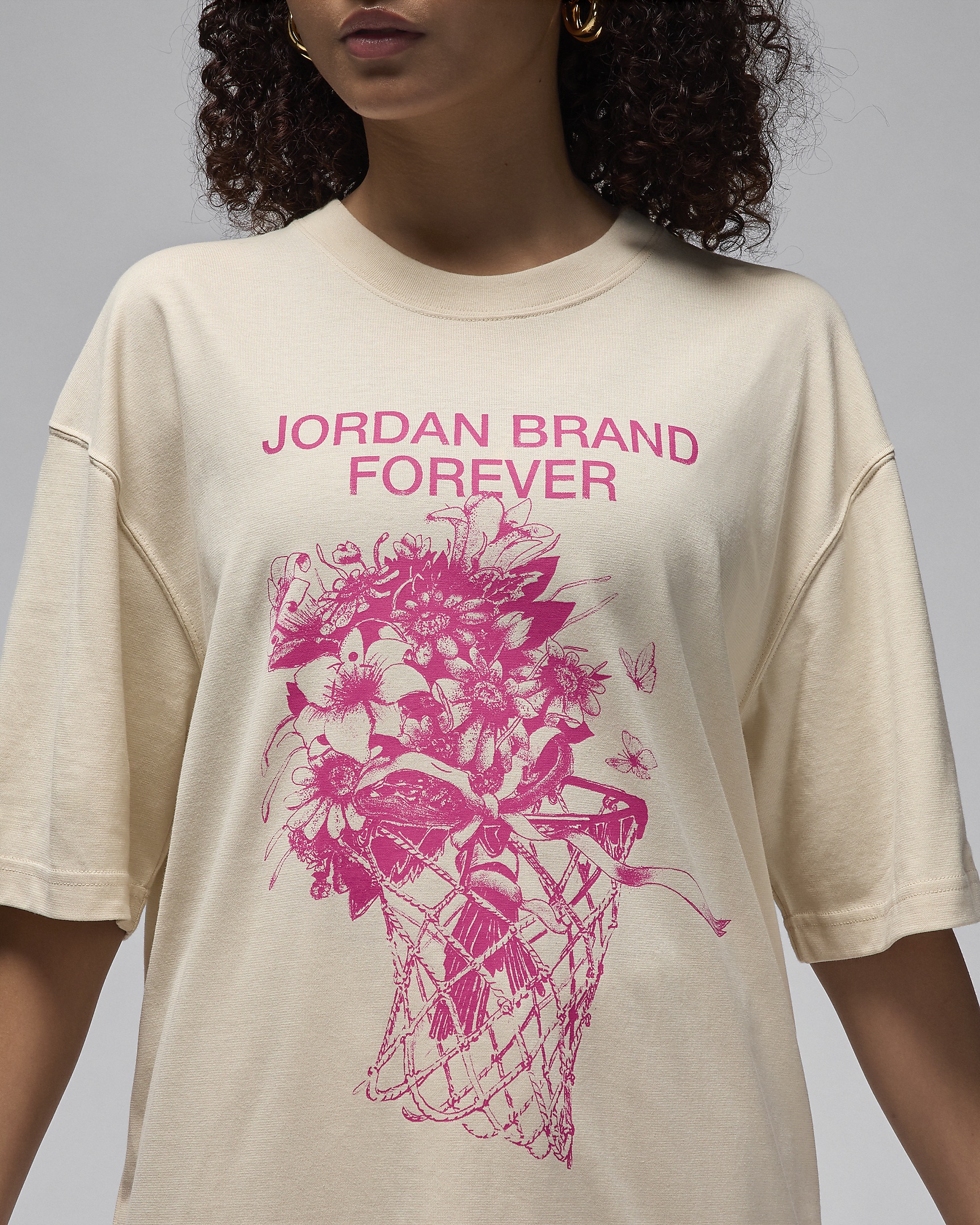 Jordan Women's Oversized Graphic T-Shirt - 4