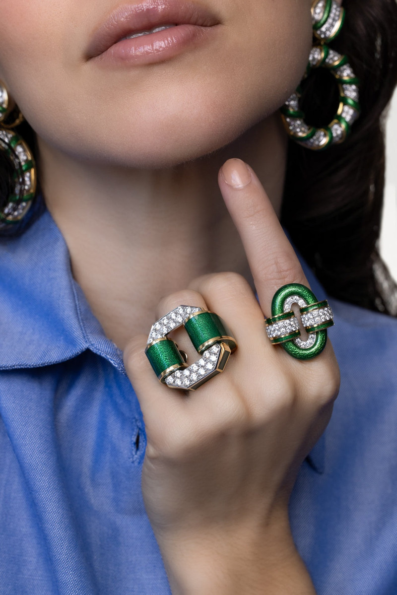 DAVID WEBB Green Small Oval Buckle Ring outlook