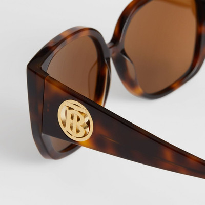 Burberry Oversized Butterfly Frame Sunglasses outlook