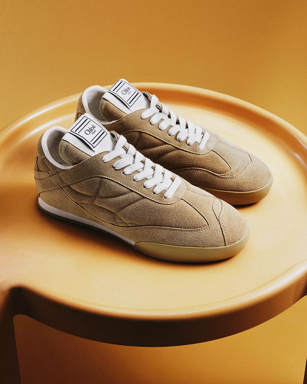 Women's Kick Sneakers - 8