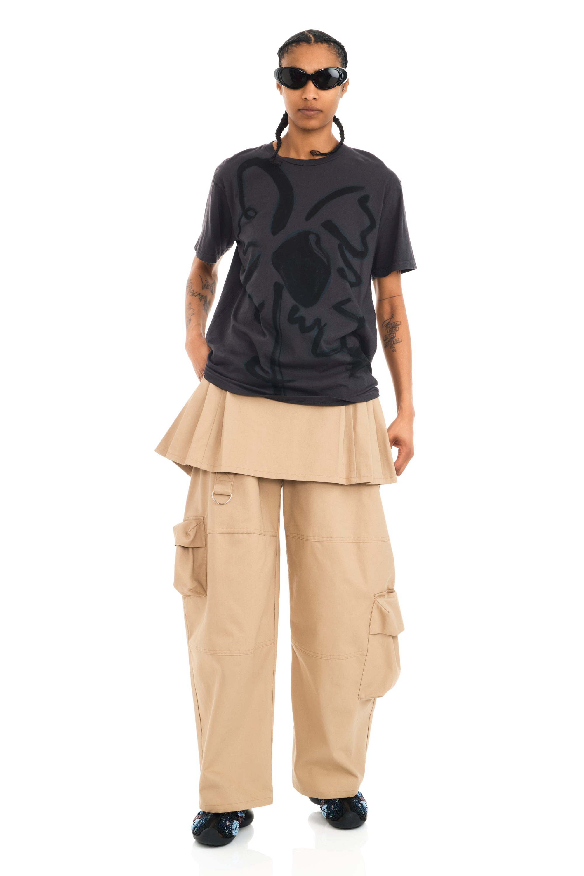 CHARCOAL FLOWER PAINTED TEE - 2