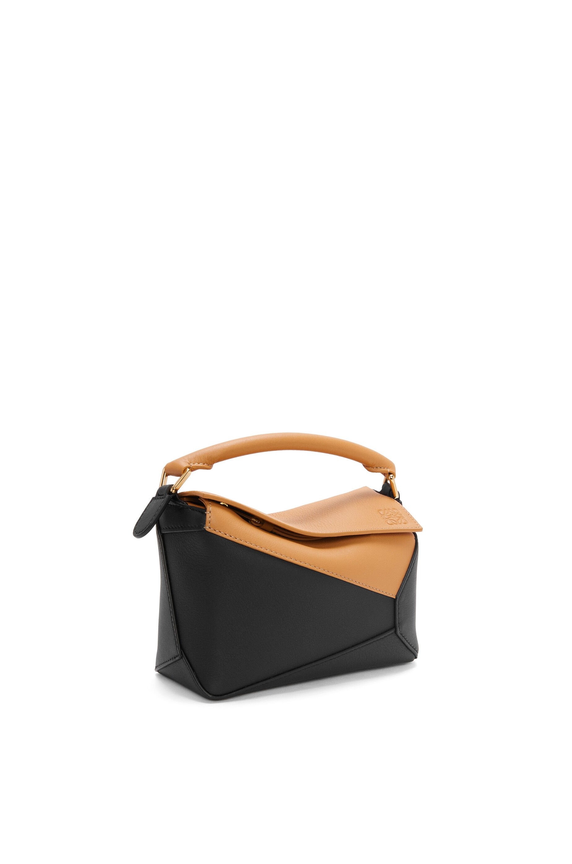 ショルダーバッグ Loewe Loewe Puzzle Small Belt Bag In Classic Leather Loewe Puzzle Small leather belt bag Loewe