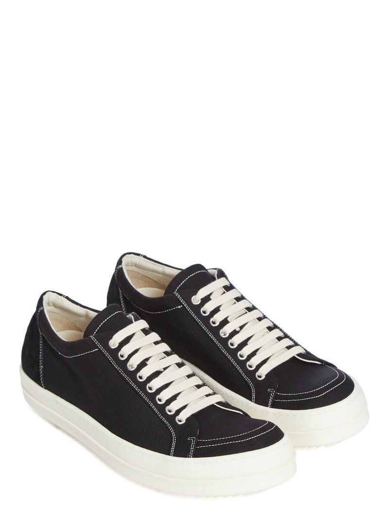 SNEAKERS 6