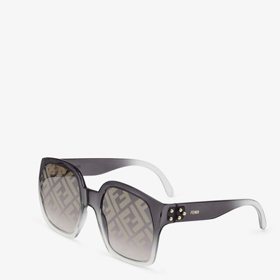 FENDI Gradient effect injection-moulded sunglasses with FF logo outlook