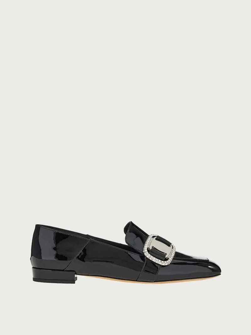 VARA CHAIN LOAFER 1