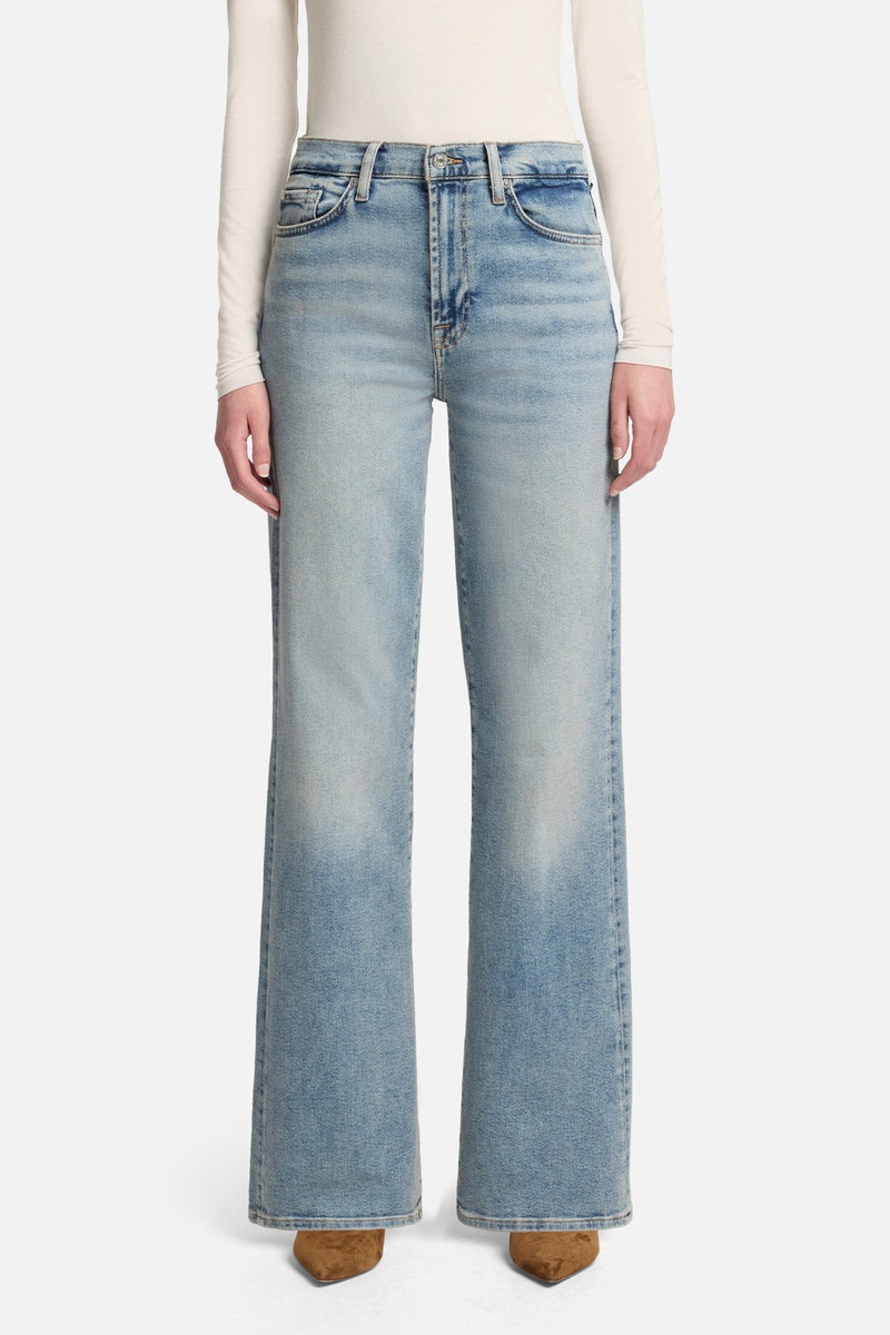 Luxe Vintage Alexa in Amuse Me 3