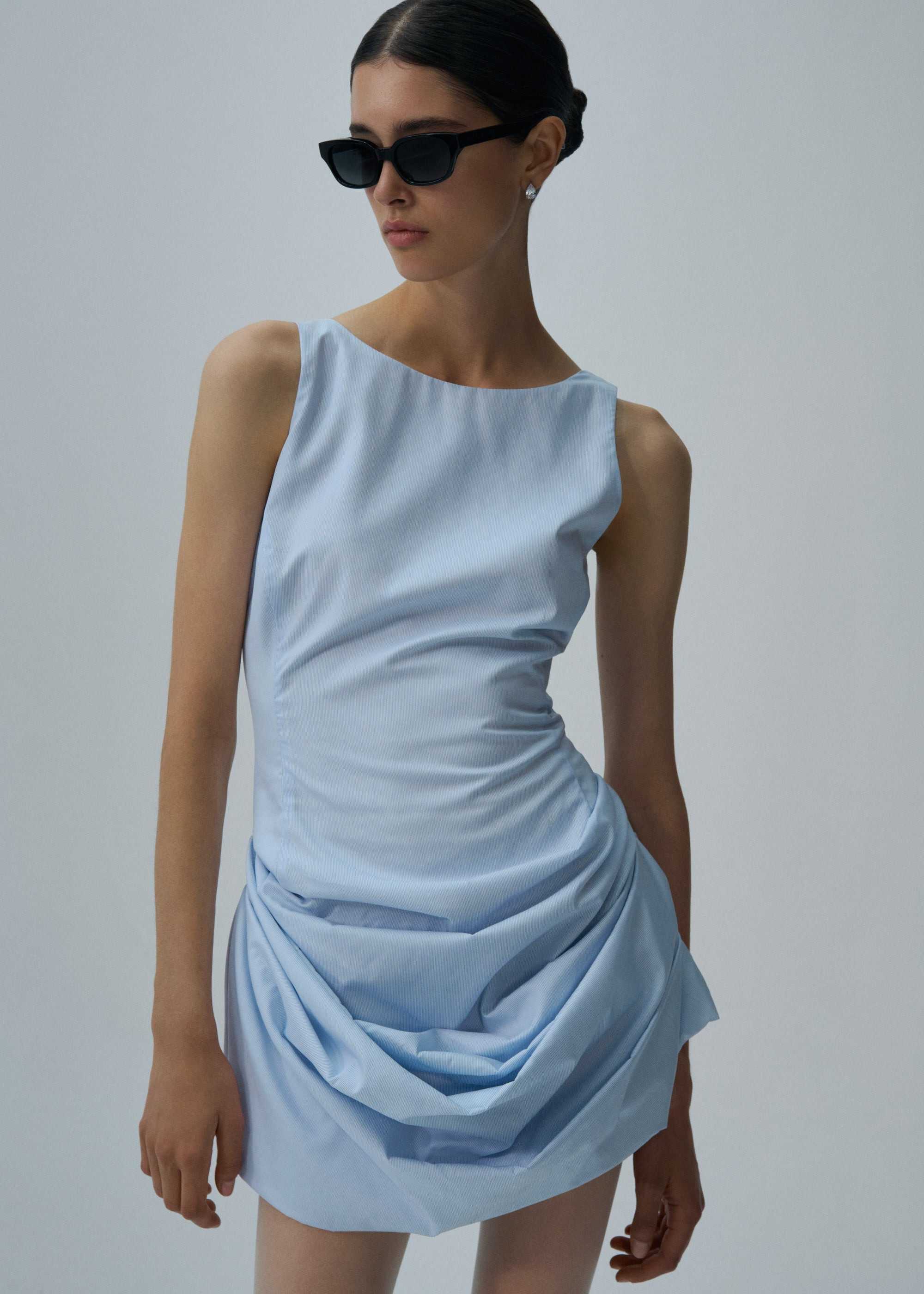 Sleeveless poplin mini dress in blue pinstripe - 3