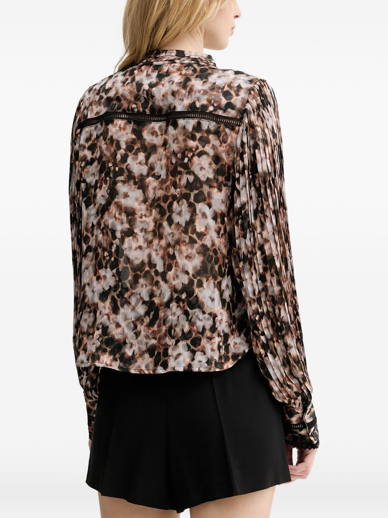 buttoned blouse 3