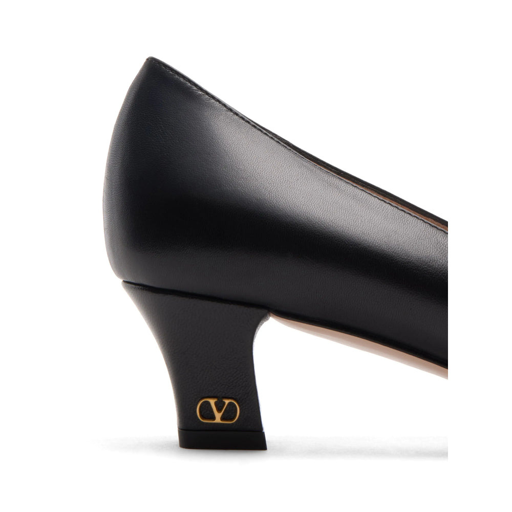 Valentino Garavani Black Pumps Women - 2