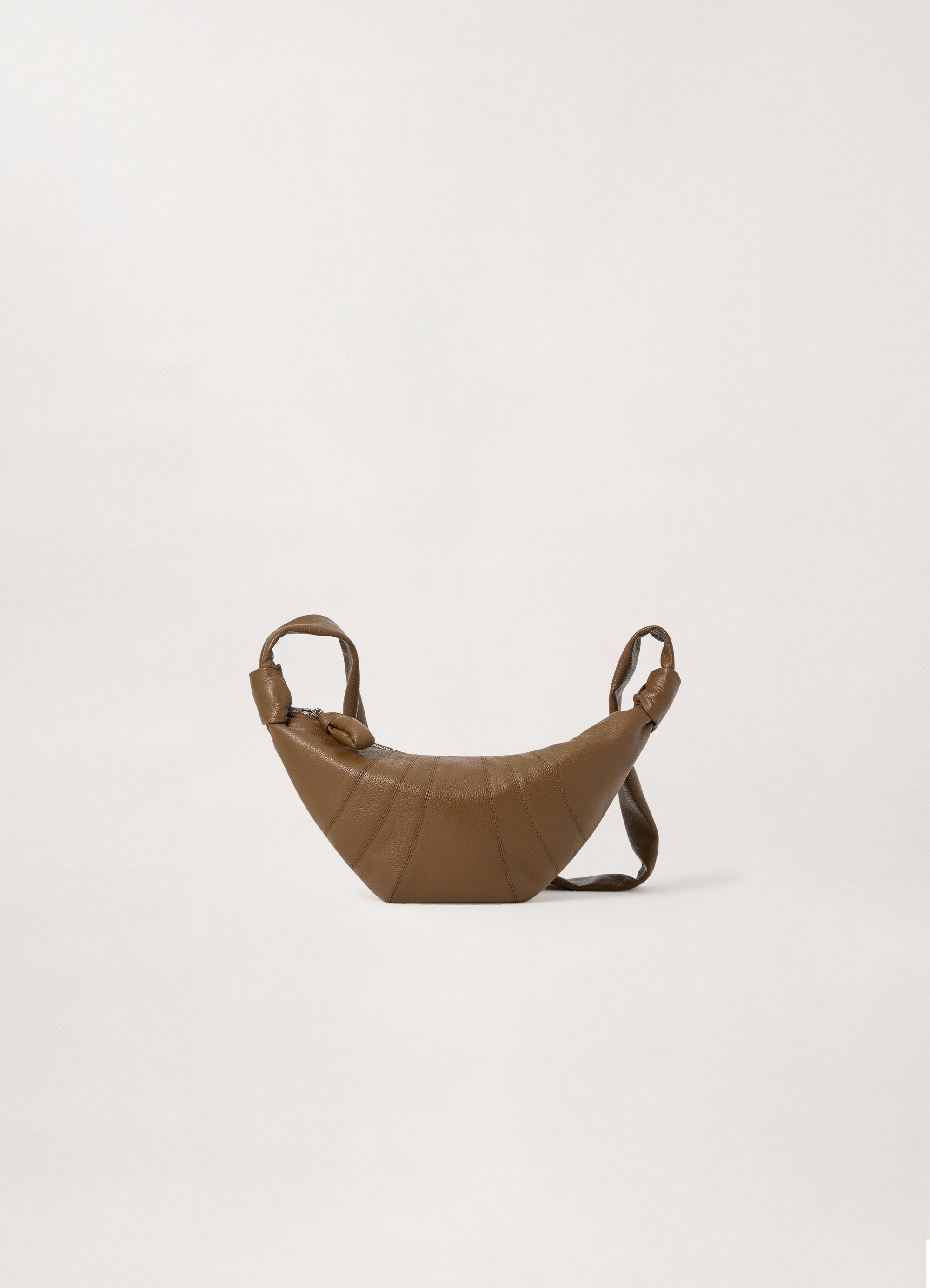 SMALL CROISSANT BAG
GRAINED LEATHER - 1