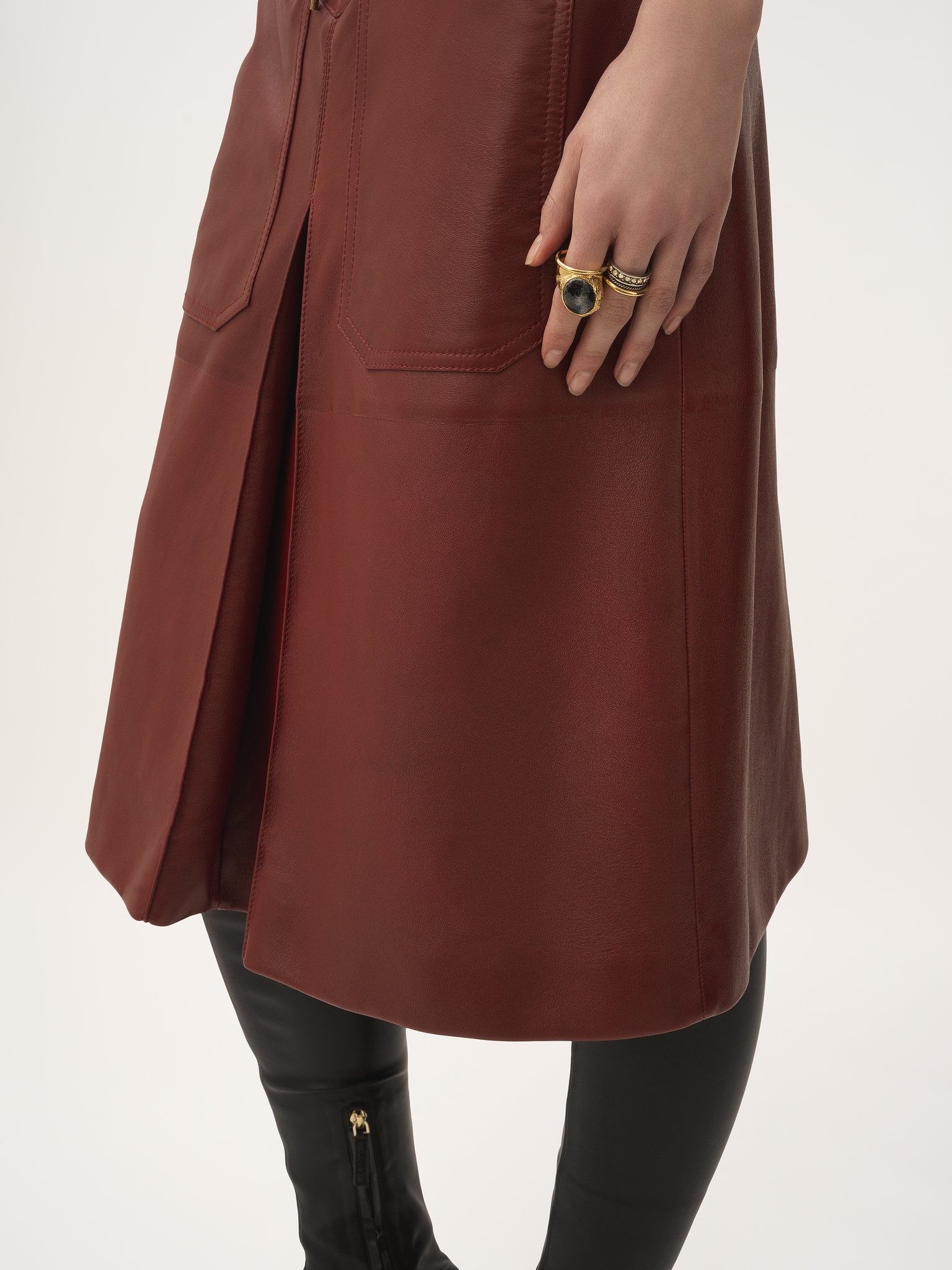 KNEE-LENGTH SKIRT IN LEATHER - 7